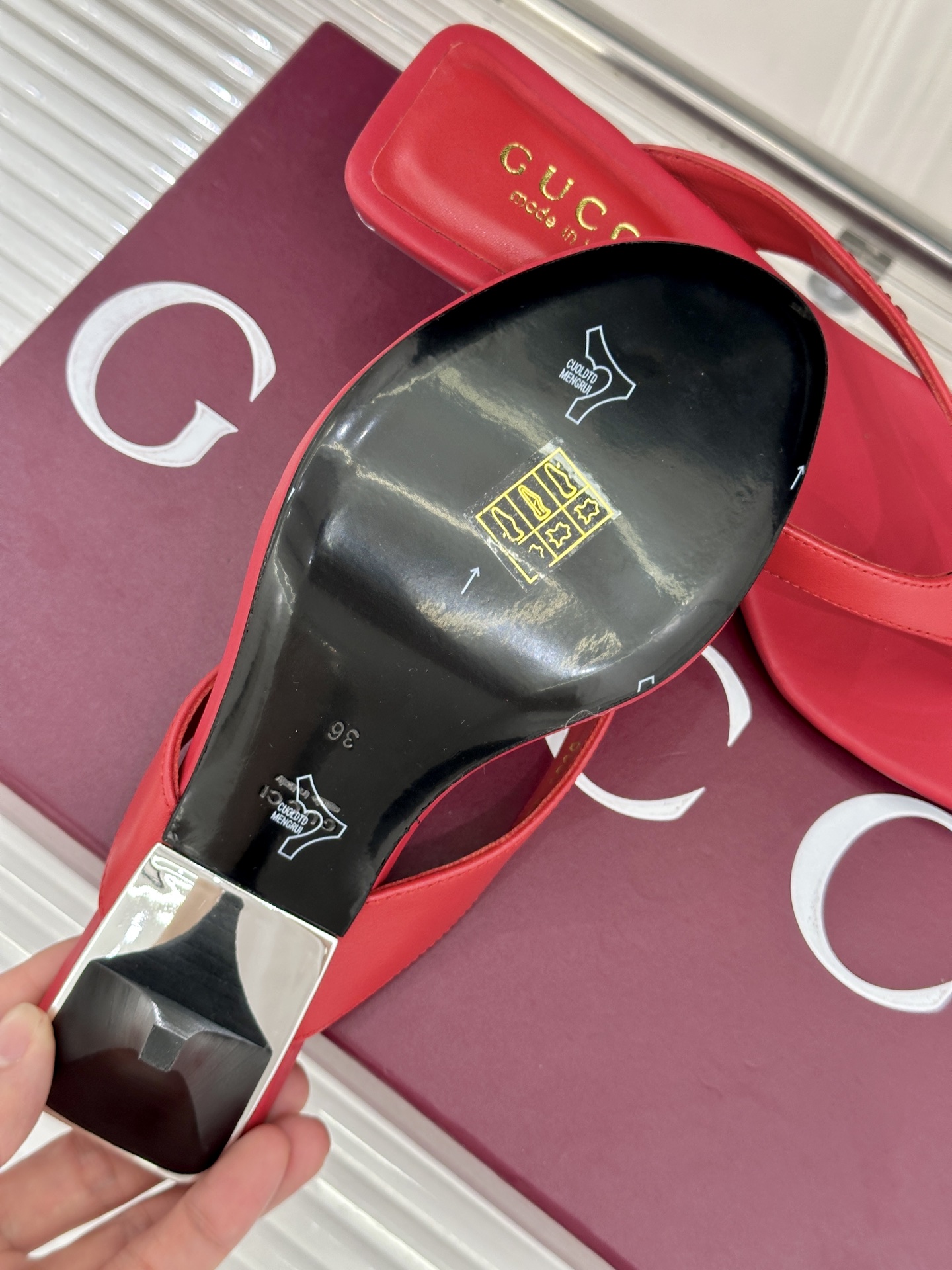 Gucci/古驰26WF新品老花夹脚高跟人字拖鞋夏天最值得入手的单品❗️自带高级气场的凉鞋搭配裙装裤装率