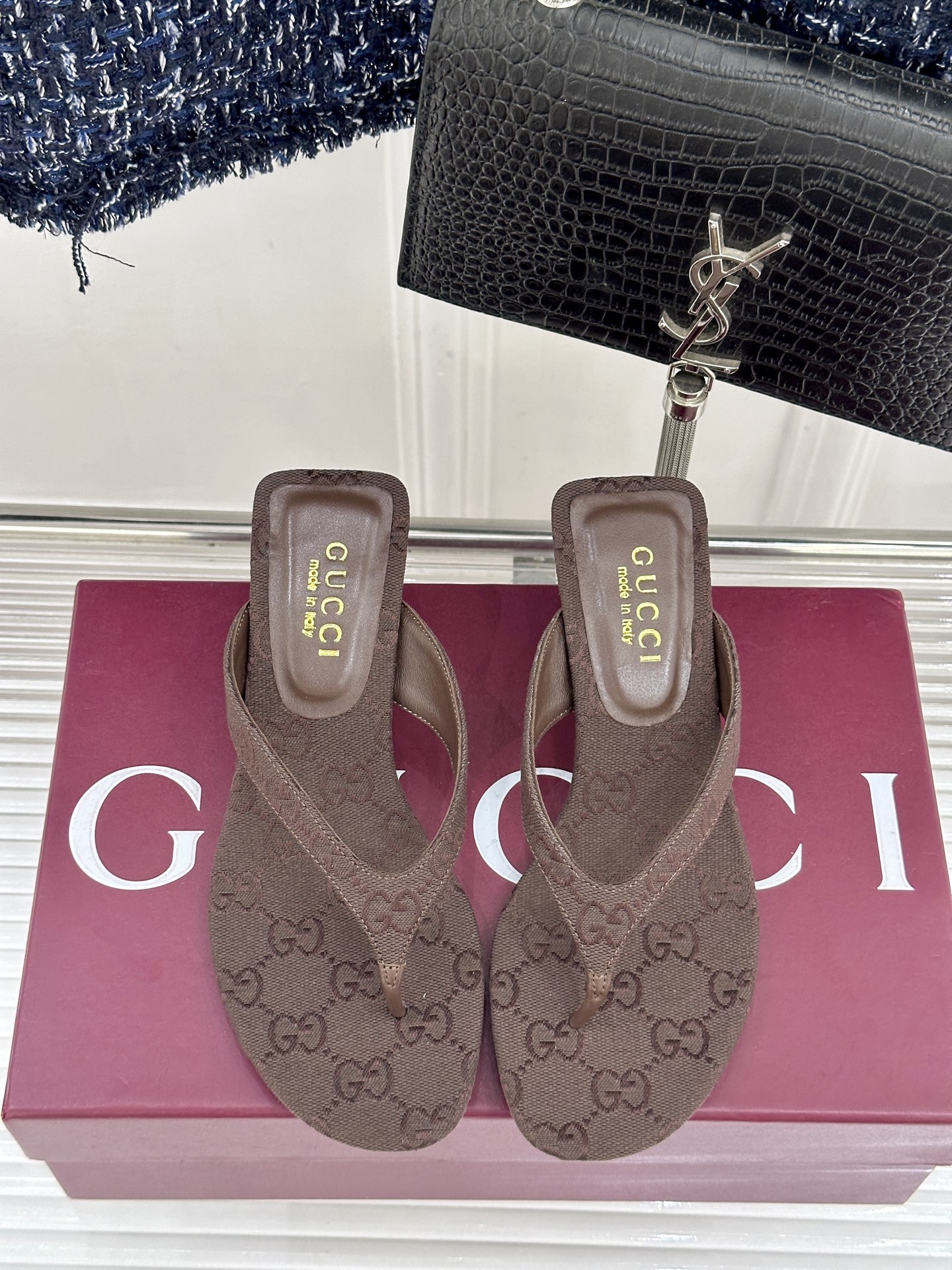 Gucci/古驰26WF新品老花夹脚高跟人字拖鞋夏天最值得入手的单品❗️自带高级气场的凉鞋搭配裙装裤装率