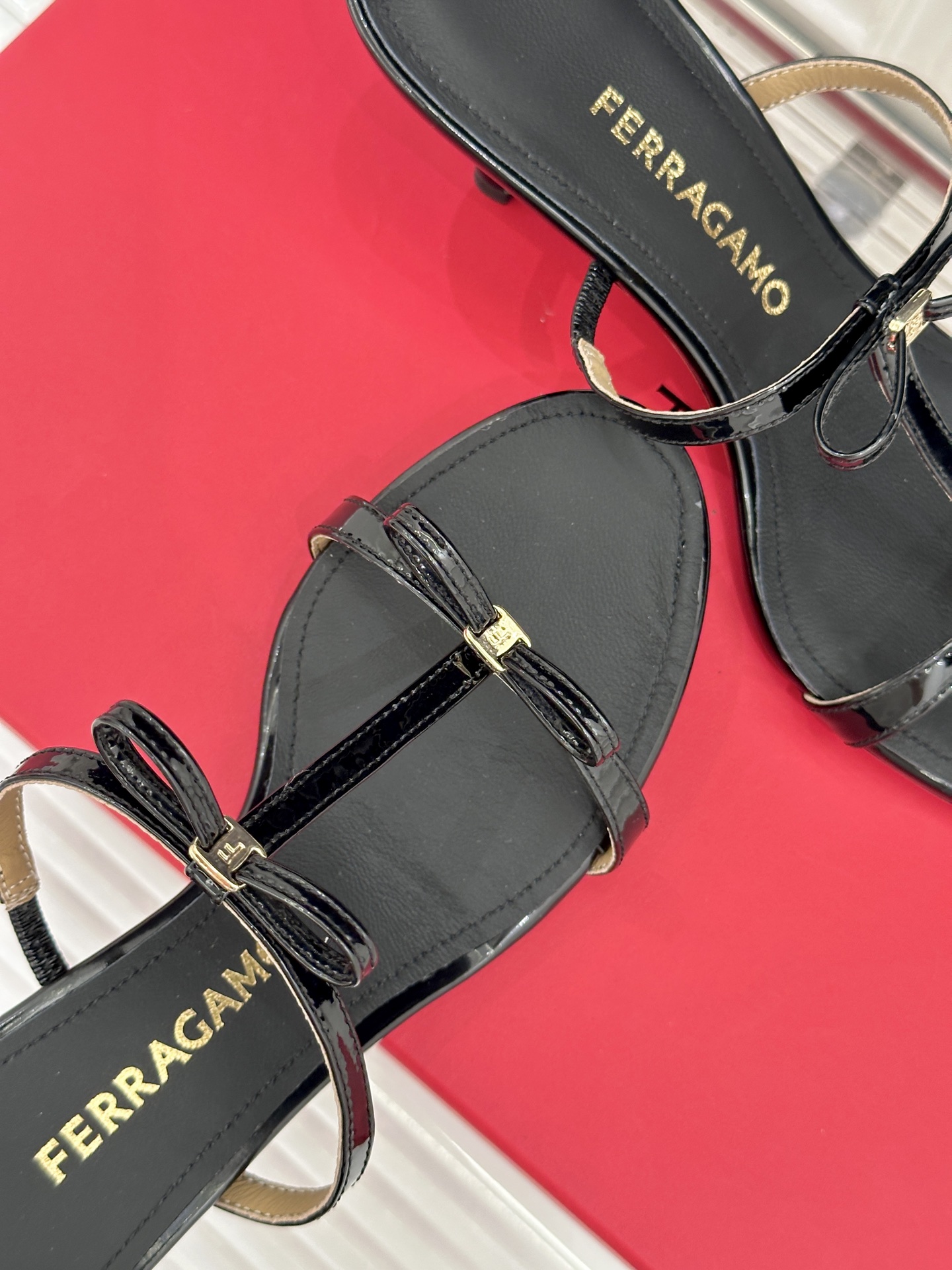 Ferragamo Ferragamo/菲拉格慕26WF新品