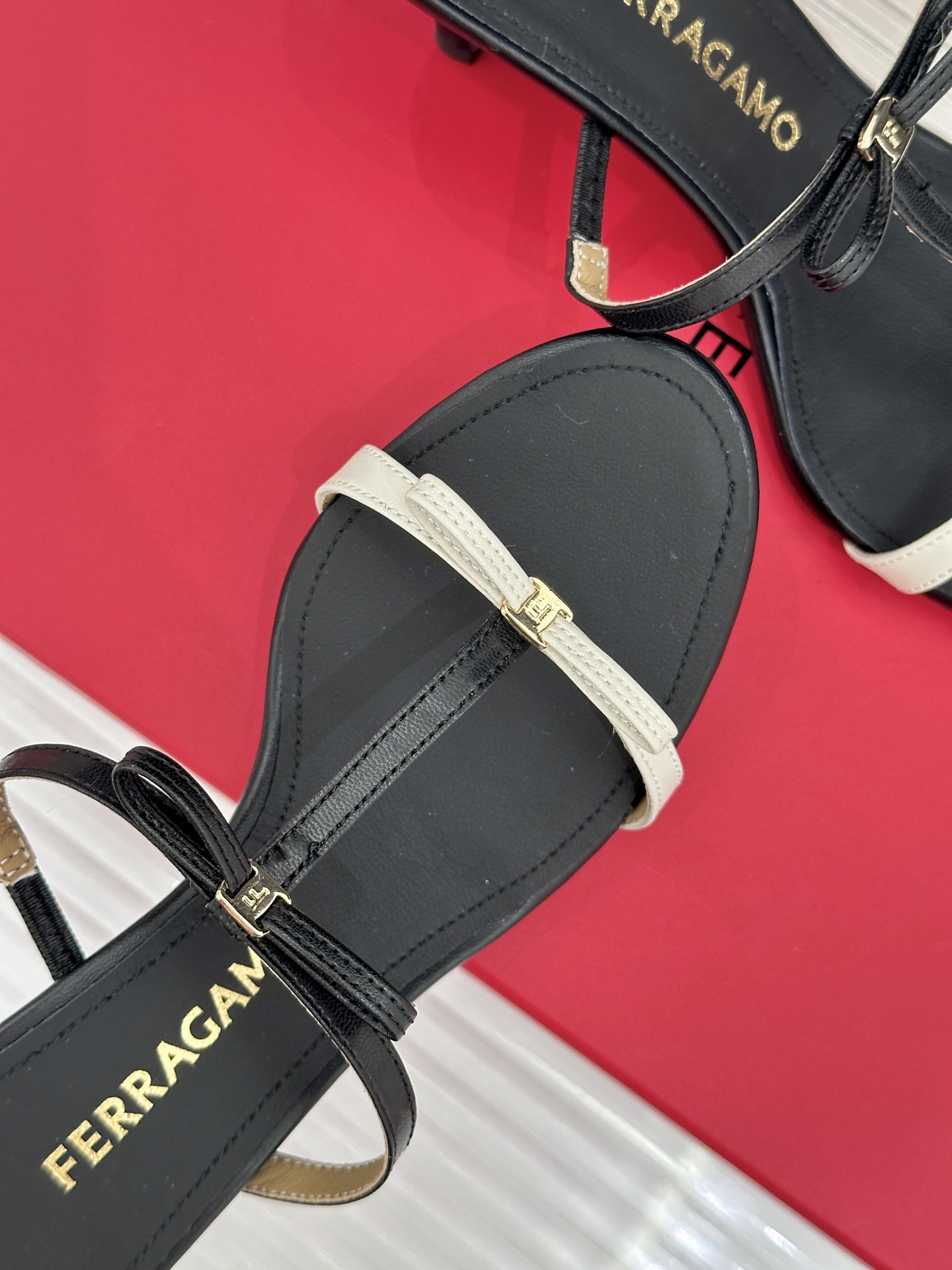 Ferragamo Ferragamo/菲拉格慕26WF新品