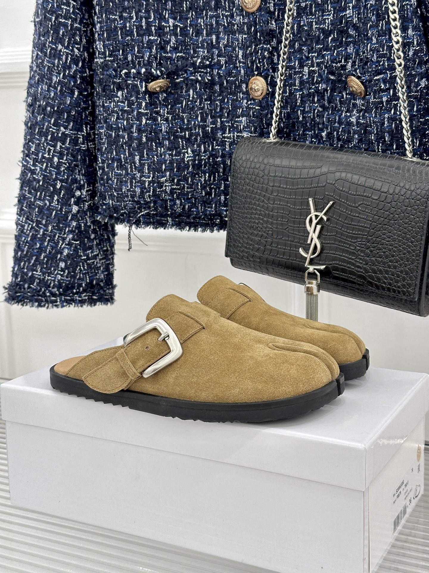 MaisonMargiela｜MM6马吉拉26WF新品金属扣包头勃肯半拖极简叙事   藏先锋锋芒。精选细