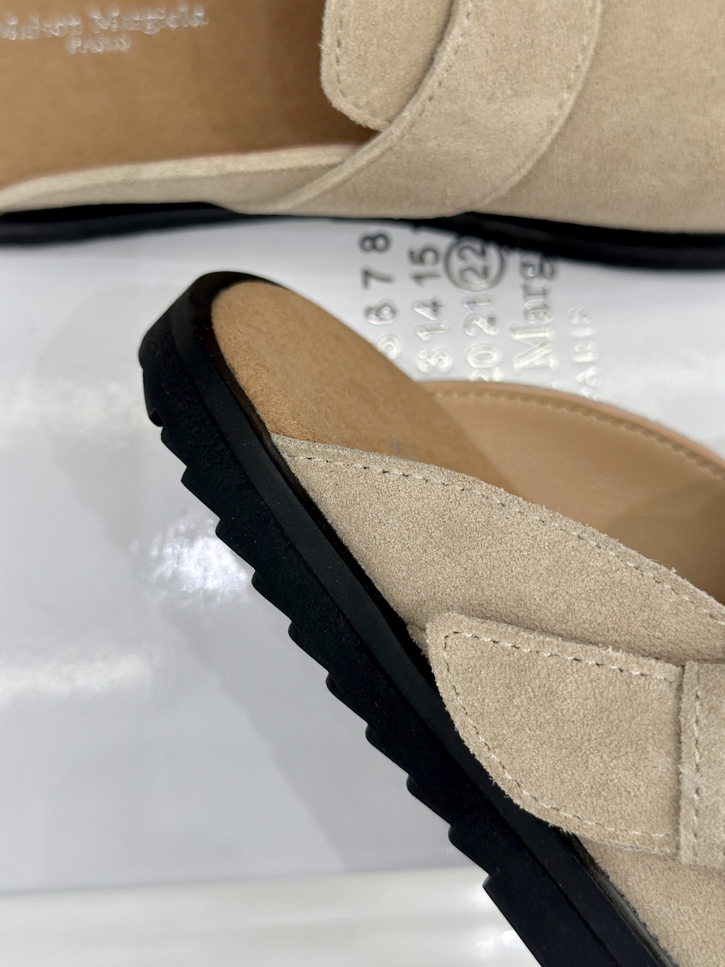 MaisonMargiela｜MM6马吉拉26WF新品金属扣包头勃肯半拖极简叙事   藏先锋锋芒。精选细