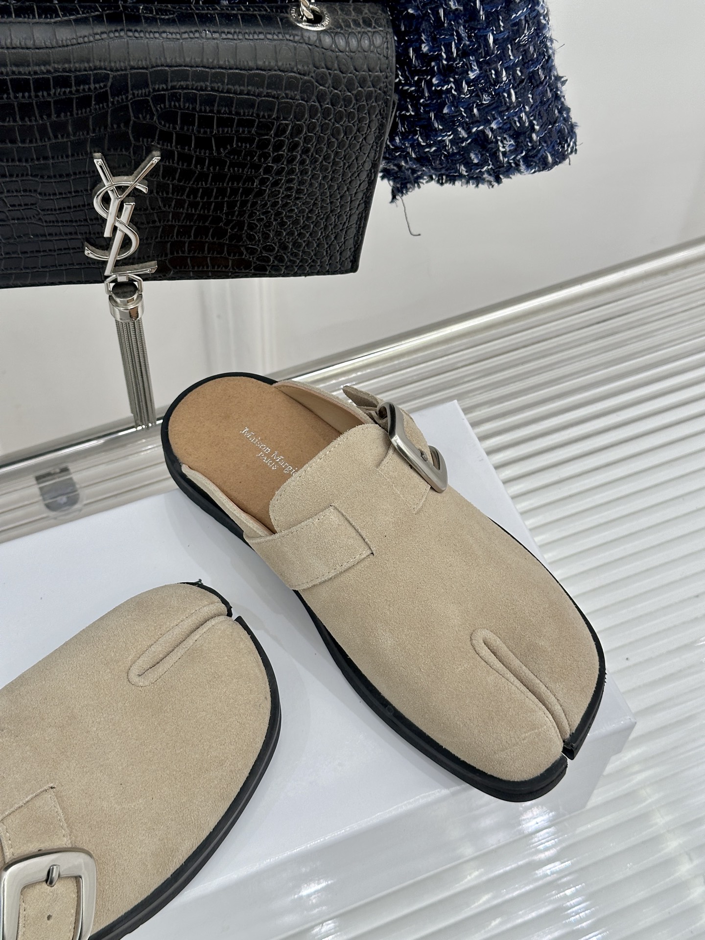 MaisonMargiela｜MM6马吉拉26WF新品金属扣包头勃肯半拖极简叙事   藏先锋锋芒。精选细