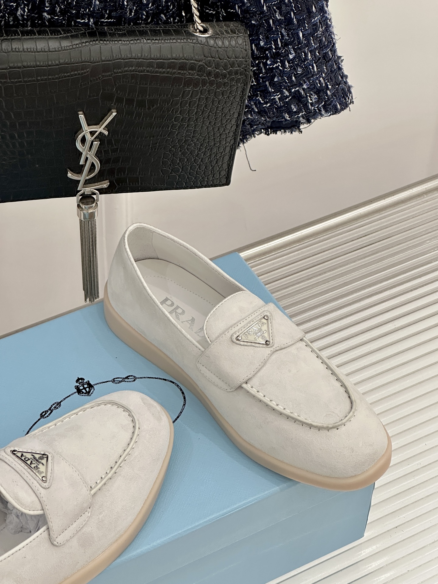 Prada/普拉达26WF新品复古老钱风三角标情侣款乐福鞋意式奢雅与现代休闲的完美融合情侣同款定格低调高