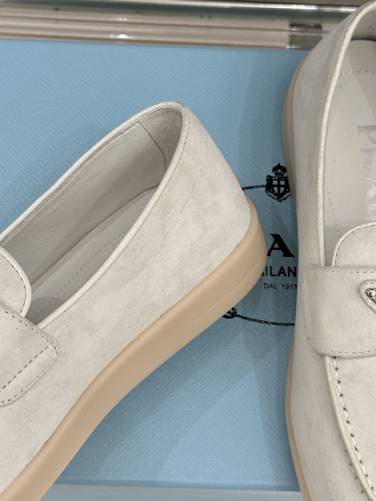 Prada/普拉达26WF新品复古老钱风三角标情侣款乐福鞋意式奢雅与现代休闲的完美融合情侣同款定格低调高