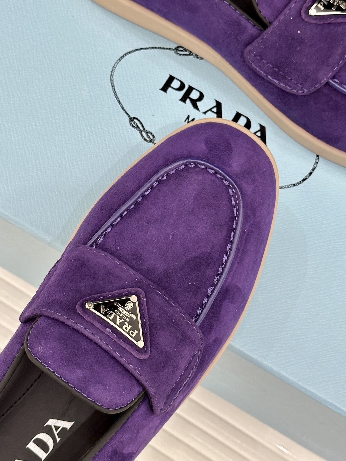 Prada/普拉达26WF新品复古老钱风三角标情侣款乐福鞋意式奢雅与现代休闲的完美融合情侣同款定格低调高