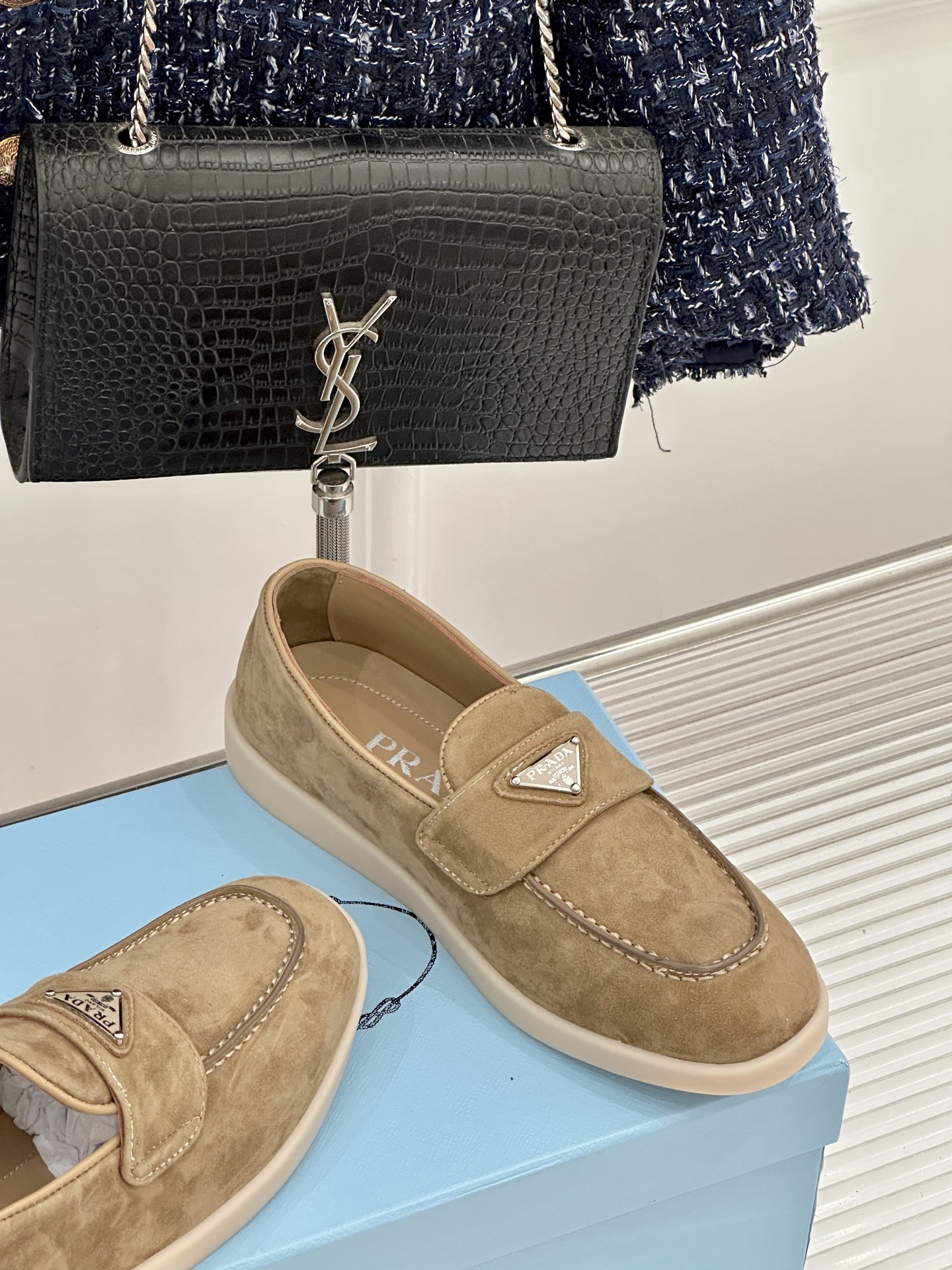 Prada/普拉达26WF新品复古老钱风三角标情侣款乐福鞋意式奢雅与现代休闲的完美融合情侣同款定格低调高