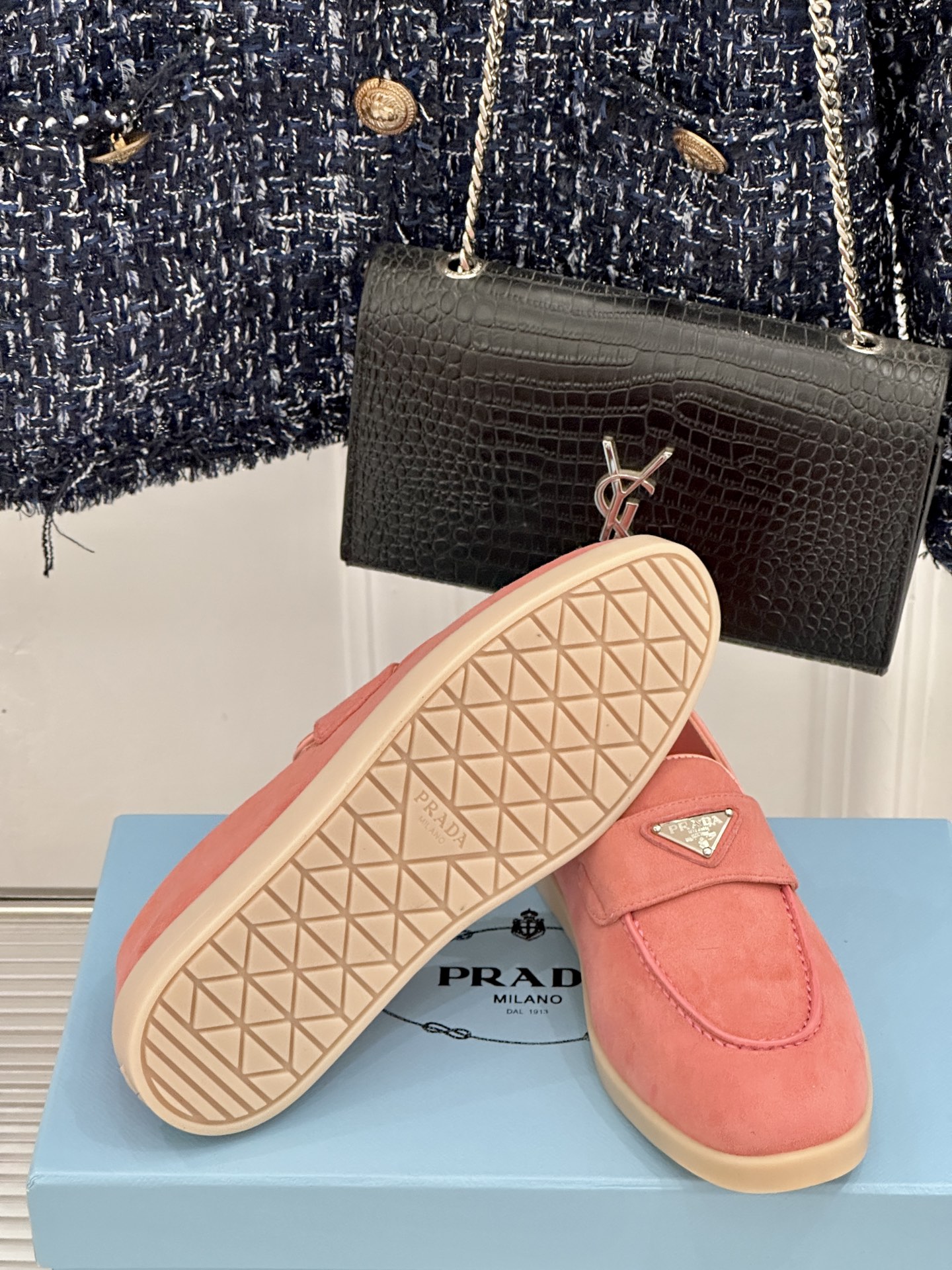 Prada/普拉达26WF新品复古老钱风三角标情侣款乐福鞋意式奢雅与现代休闲的完美融合情侣同款定格低调高