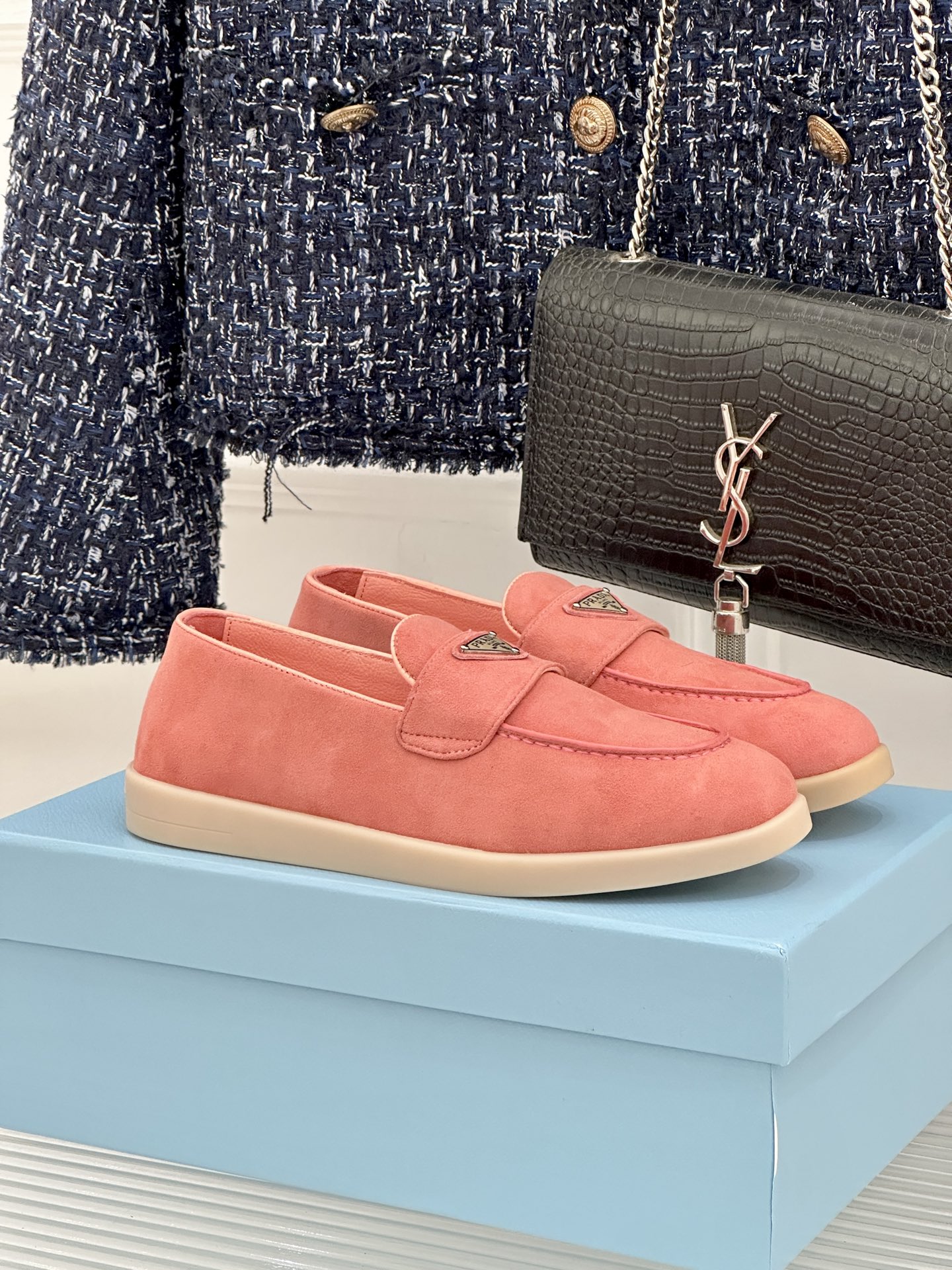 Prada/普拉达26WF新品复古老钱风三角标情侣款乐福鞋意式奢雅与现代休闲的完美融合情侣同款定格低调高
