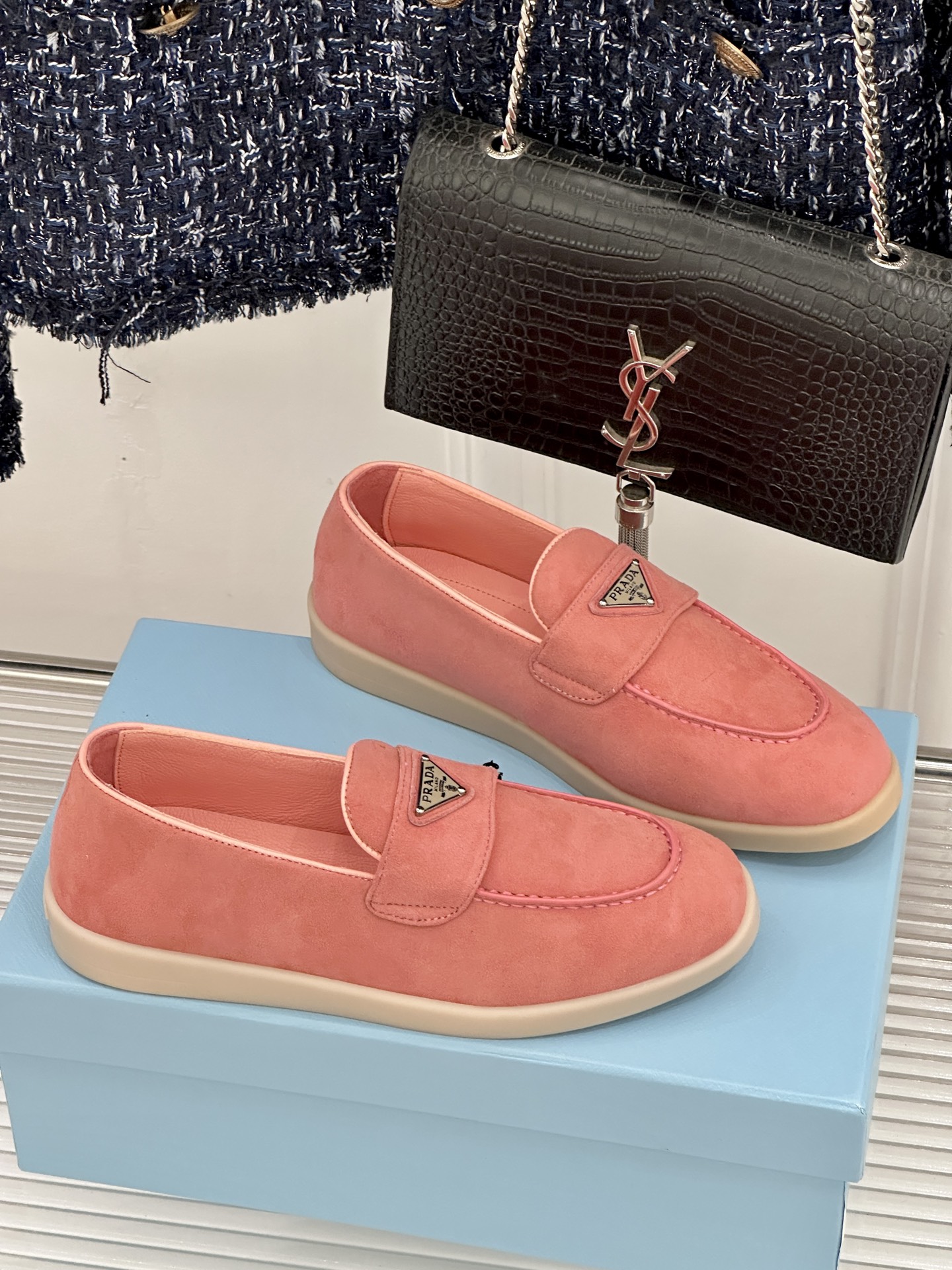Prada/普拉达26WF新品复古老钱风三角标情侣款乐福鞋意式奢雅与现代休闲的完美融合情侣同款定格低调高
