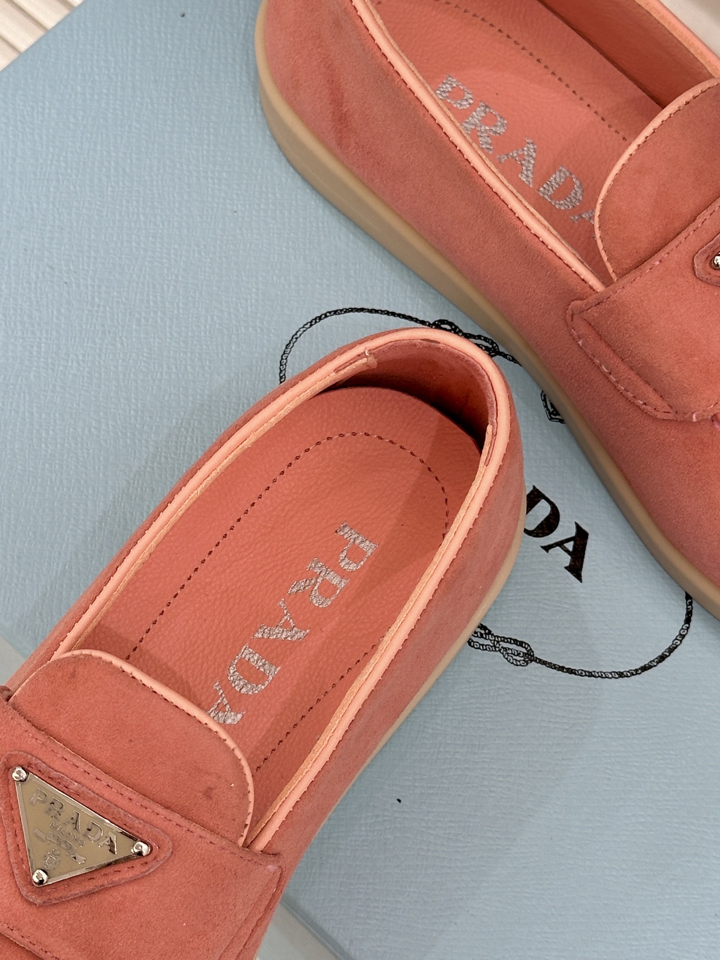 Prada/普拉达26WF新品复古老钱风三角标情侣款乐福鞋意式奢雅与现代休闲的完美融合情侣同款定格低调高