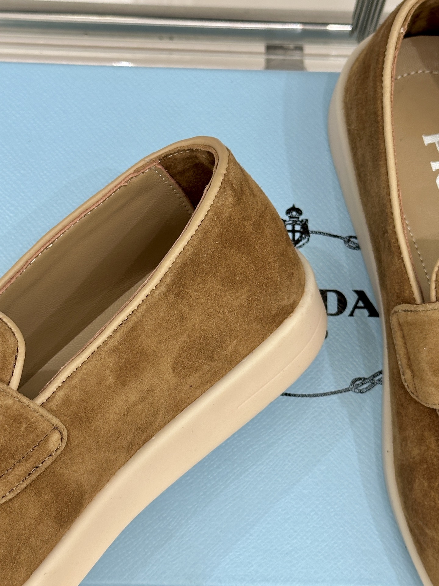 Prada/普拉达26WF新品复古老钱风三角标情侣款乐福鞋意式奢雅与现代休闲的完美融合情侣同款定格低调高