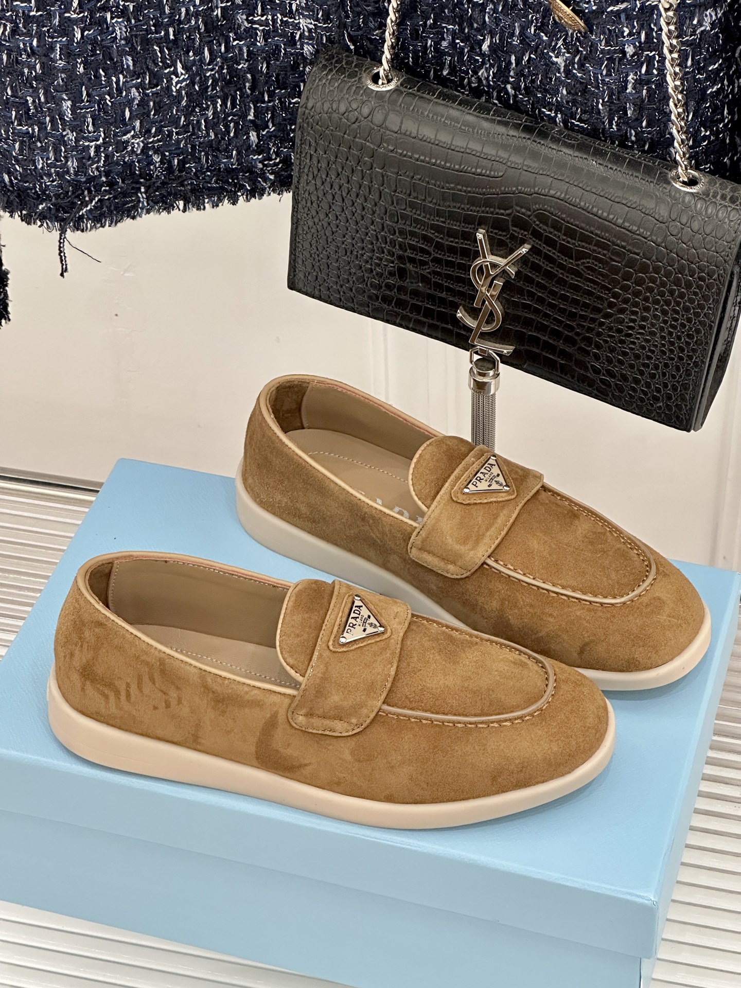 Prada/普拉达26WF新品复古老钱风三角标情侣款乐福鞋意式奢雅与现代休闲的完美融合情侣同款定格低调高