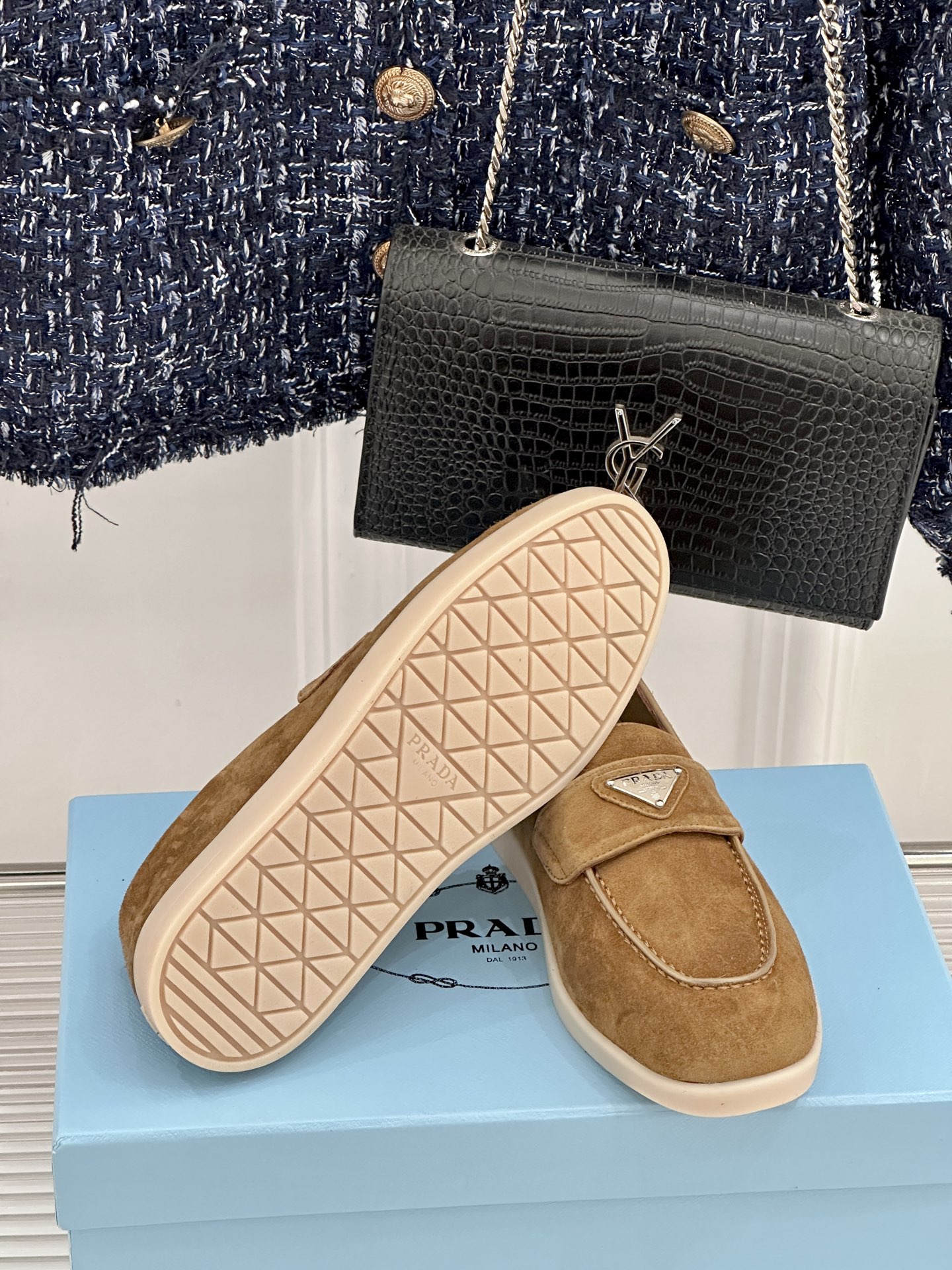 Prada/普拉达26WF新品复古老钱风三角标情侣款乐福鞋意式奢雅与现代休闲的完美融合情侣同款定格低调高