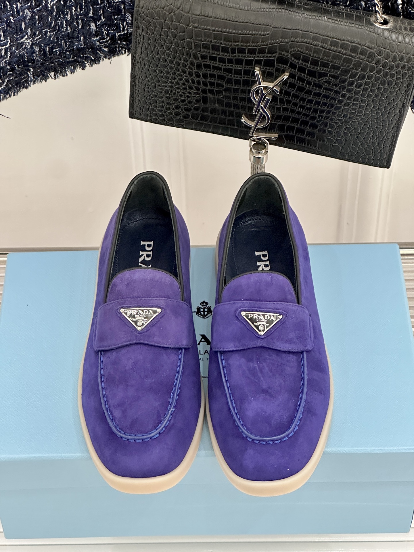Prada/普拉达26WF新品复古老钱风三角标情侣款乐福鞋意式奢雅与现代休闲的完美融合情侣同款定格低调高