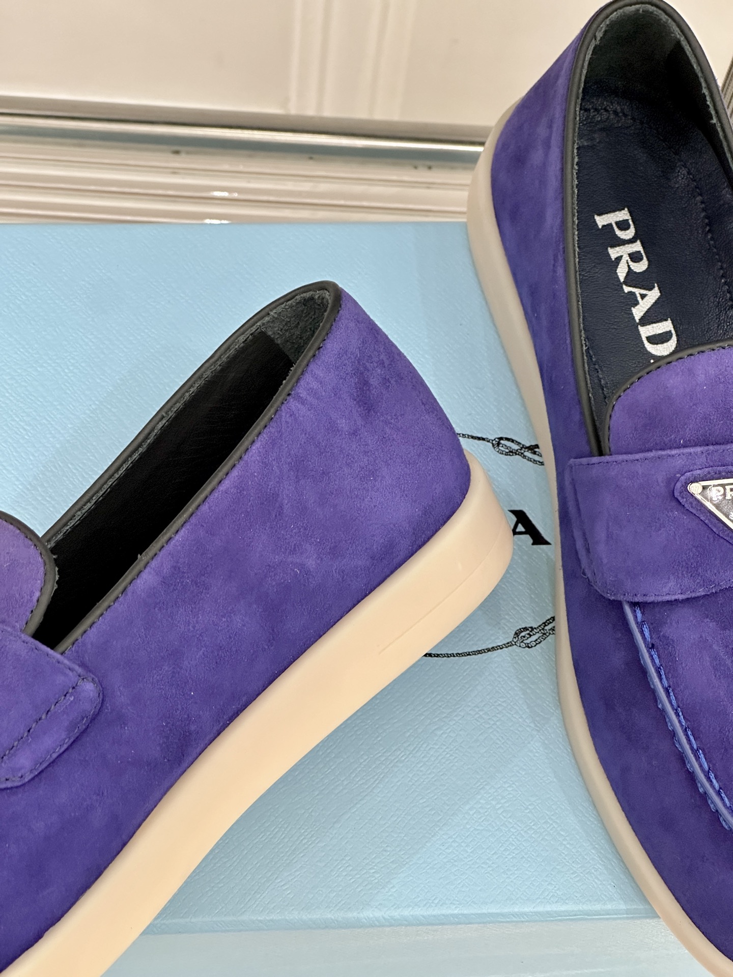 Prada/普拉达26WF新品复古老钱风三角标情侣款乐福鞋意式奢雅与现代休闲的完美融合情侣同款定格低调高