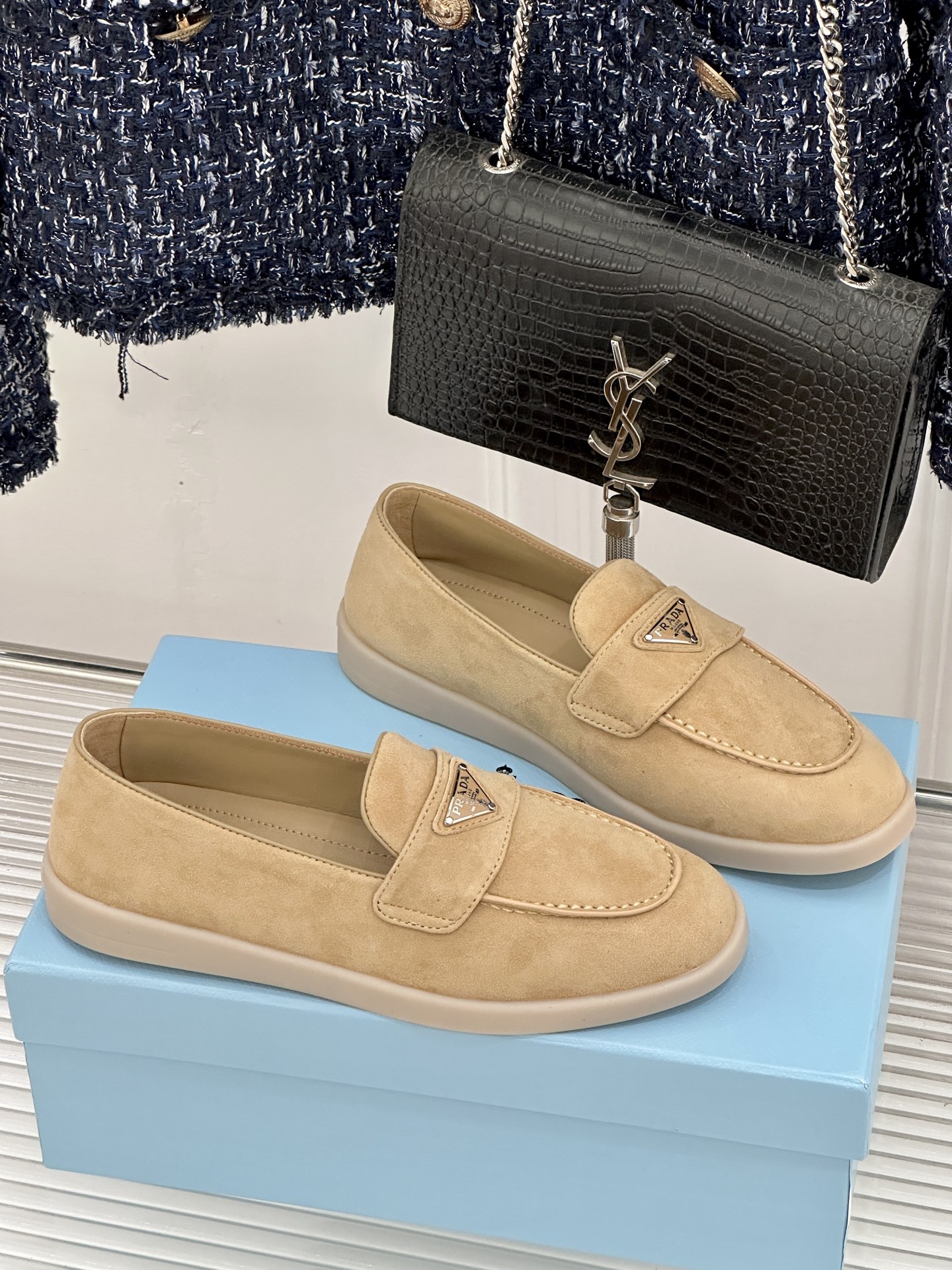 Prada/普拉达26WF新品复古老钱风三角标情侣款乐福鞋意式奢雅与现代休闲的完美融合情侣同款定格低调高