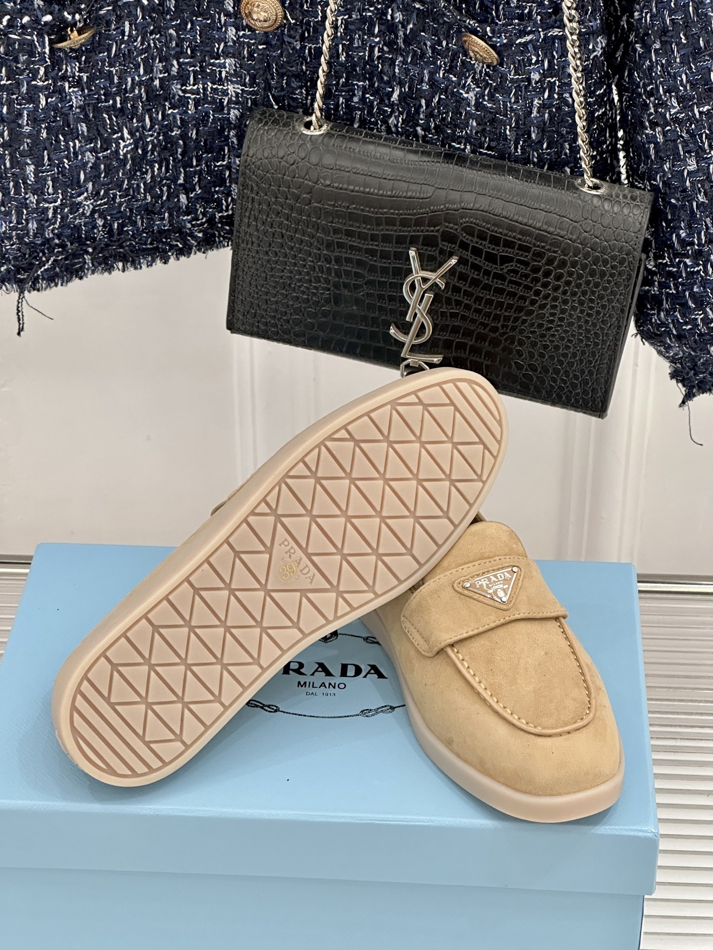 Prada/普拉达26WF新品复古老钱风三角标情侣款乐福鞋意式奢雅与现代休闲的完美融合情侣同款定格低调高