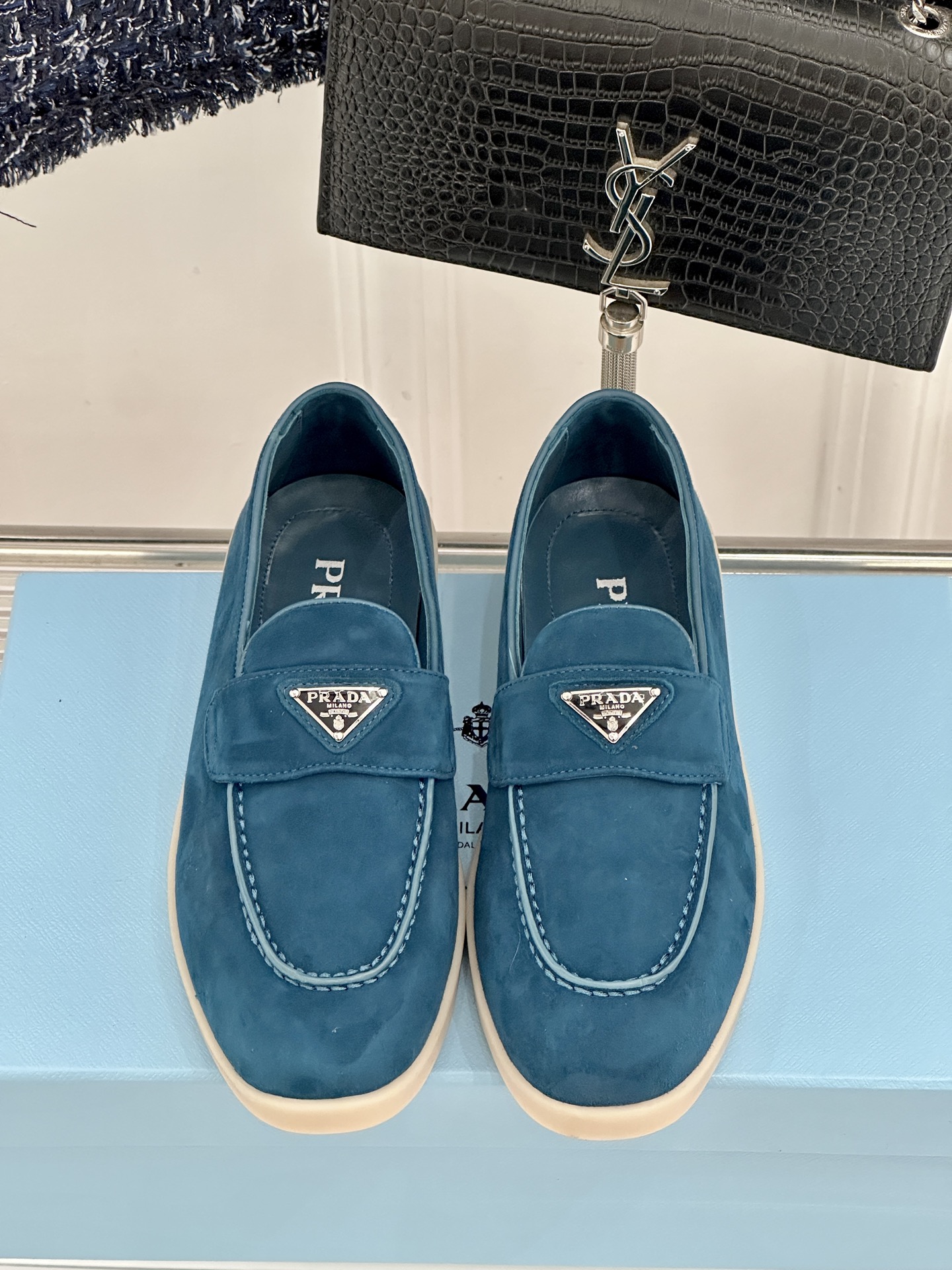 Prada/普拉达26WF新品复古老钱风三角标情侣款乐福鞋意式奢雅与现代休闲的完美融合情侣同款定格低调高