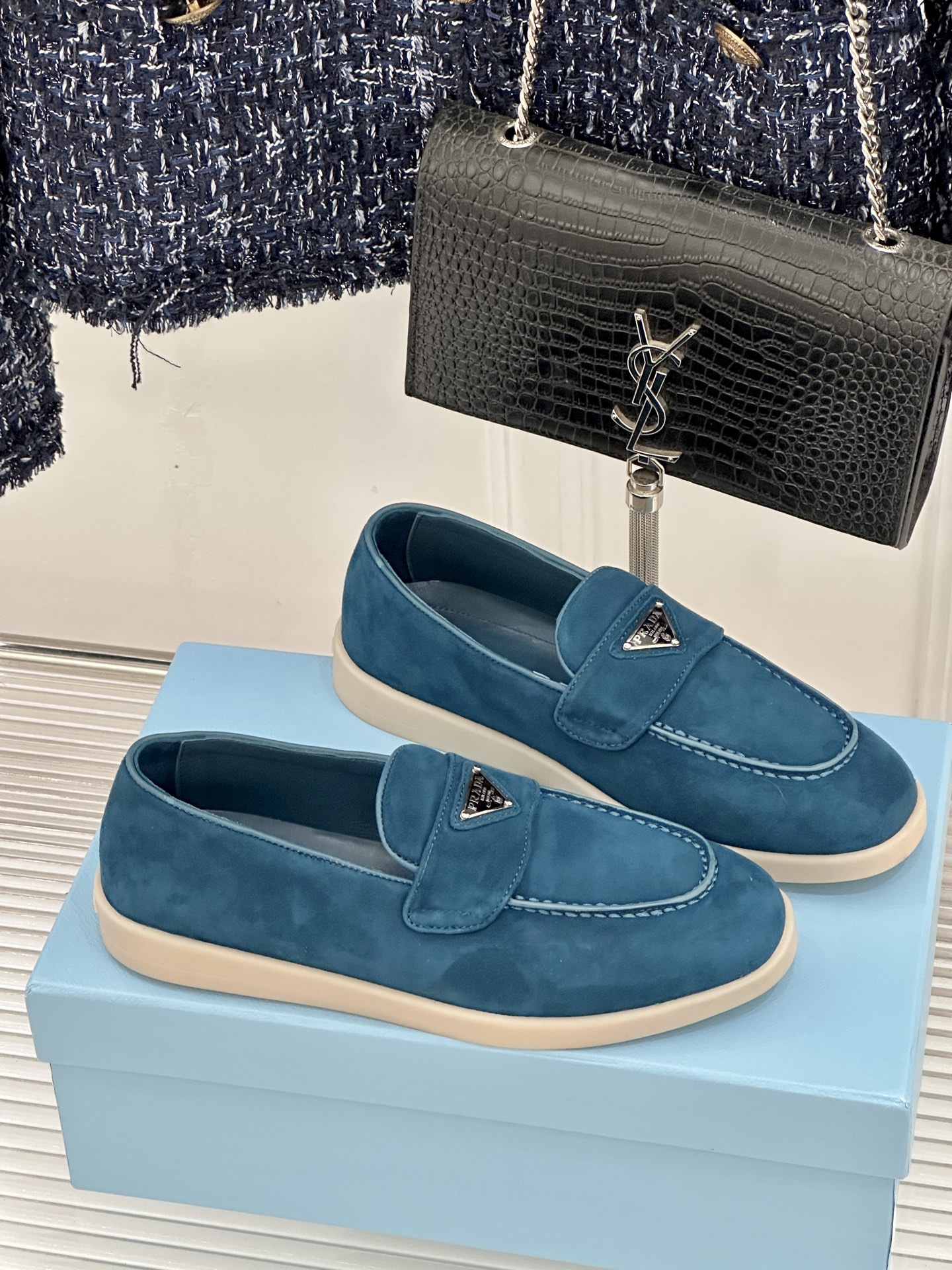 Prada/普拉达26WF新品复古老钱风三角标情侣款乐福鞋意式奢雅与现代休闲的完美融合情侣同款定格低调高