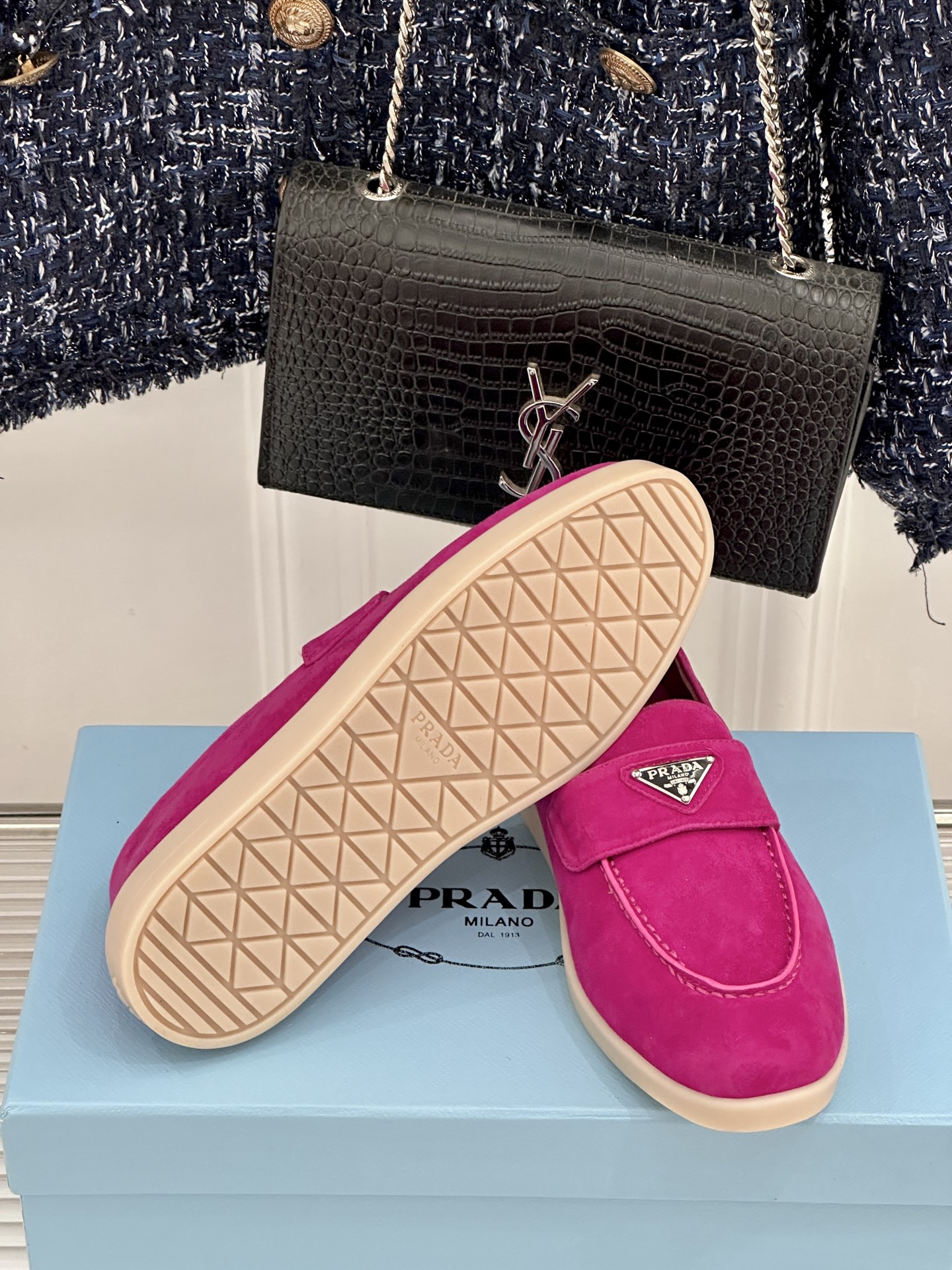 Prada/普拉达26WF新品复古老钱风三角标情侣款乐福鞋意式奢雅与现代休闲的完美融合情侣同款定格低调高