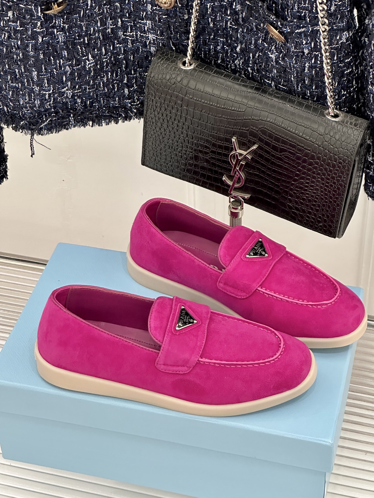 Prada/普拉达26WF新品复古老钱风三角标情侣款乐福鞋意式奢雅与现代休闲的完美融合情侣同款定格低调高