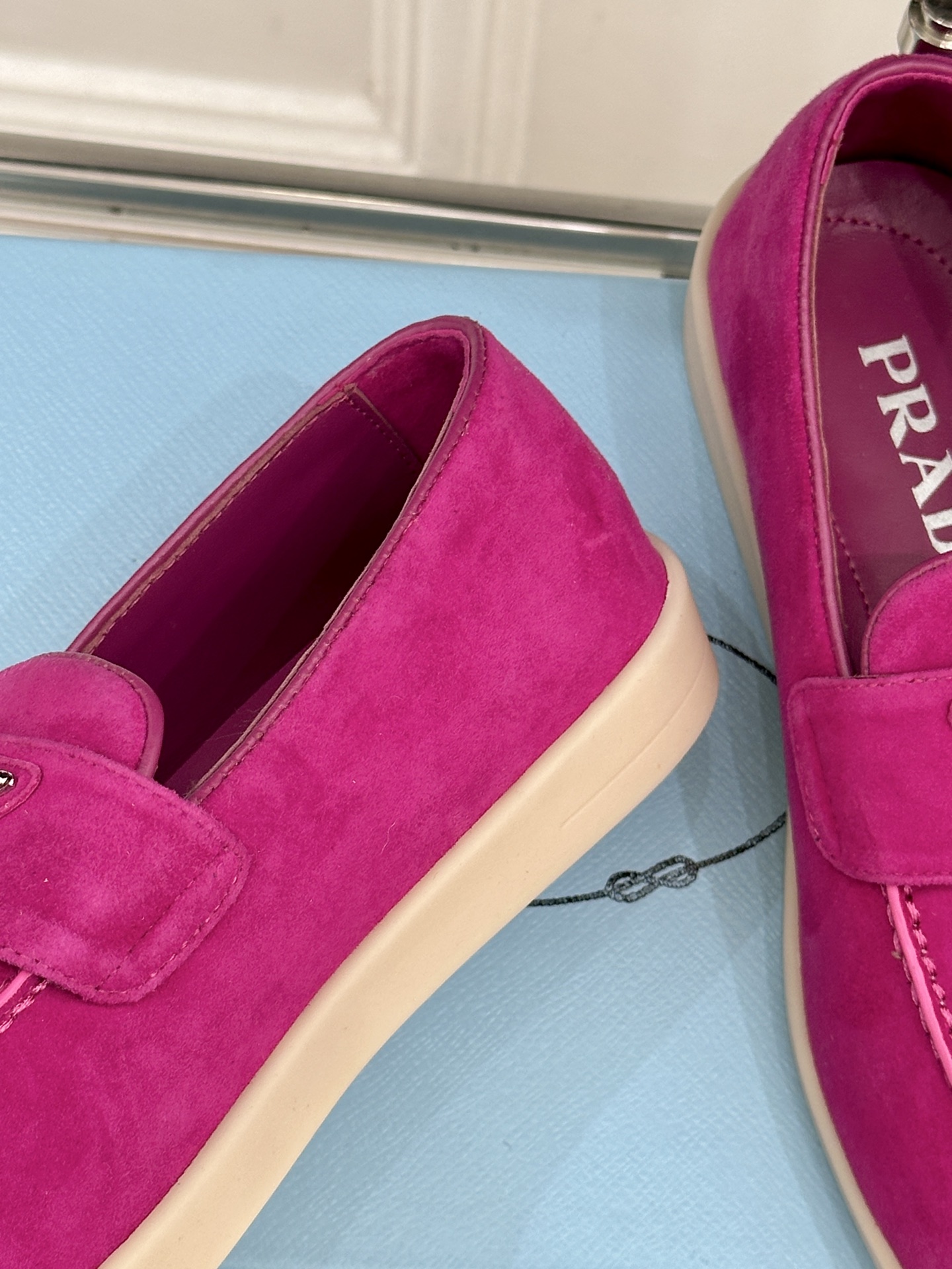 Prada/普拉达26WF新品复古老钱风三角标情侣款乐福鞋意式奢雅与现代休闲的完美融合情侣同款定格低调高