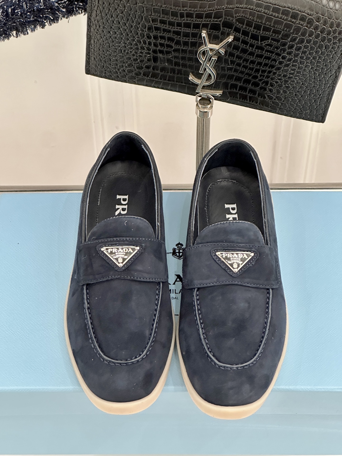 Prada/普拉达26WF新品复古老钱风三角标情侣款乐福鞋意式奢雅与现代休闲的完美融合情侣同款定格低调高
