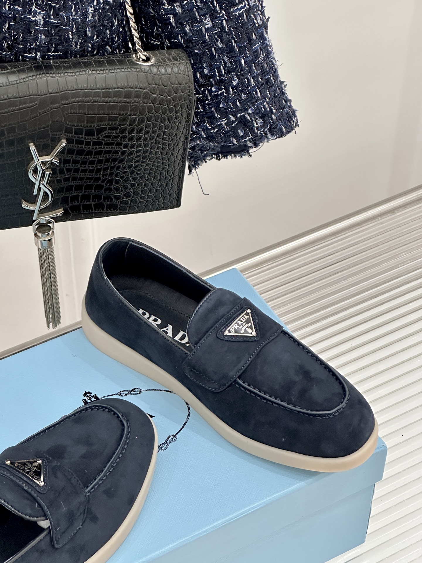 Prada/普拉达26WF新品复古老钱风三角标情侣款乐福鞋意式奢雅与现代休闲的完美融合情侣同款定格低调高