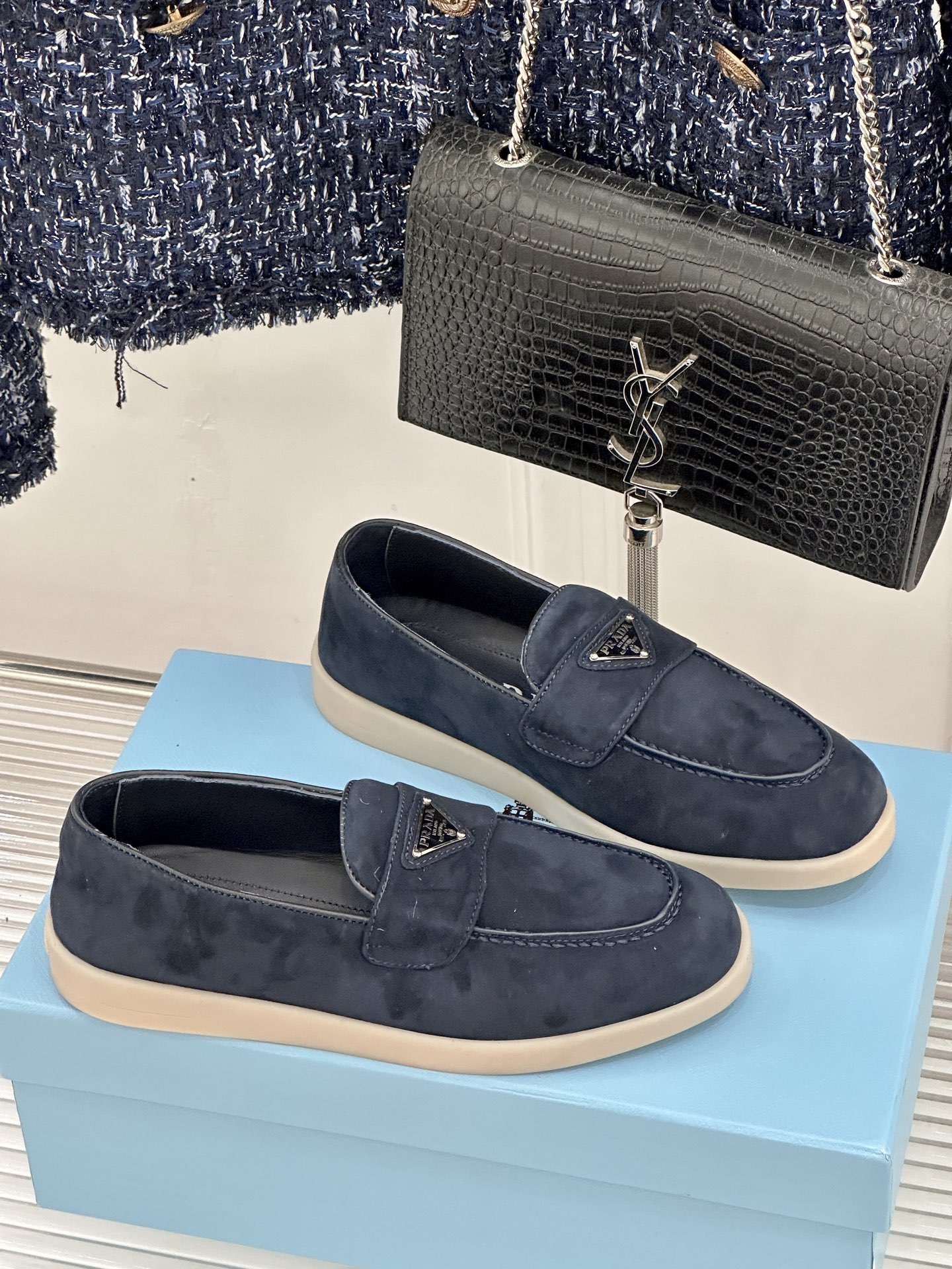 Prada/普拉达26WF新品复古老钱风三角标情侣款乐福鞋意式奢雅与现代休闲的完美融合情侣同款定格低调高