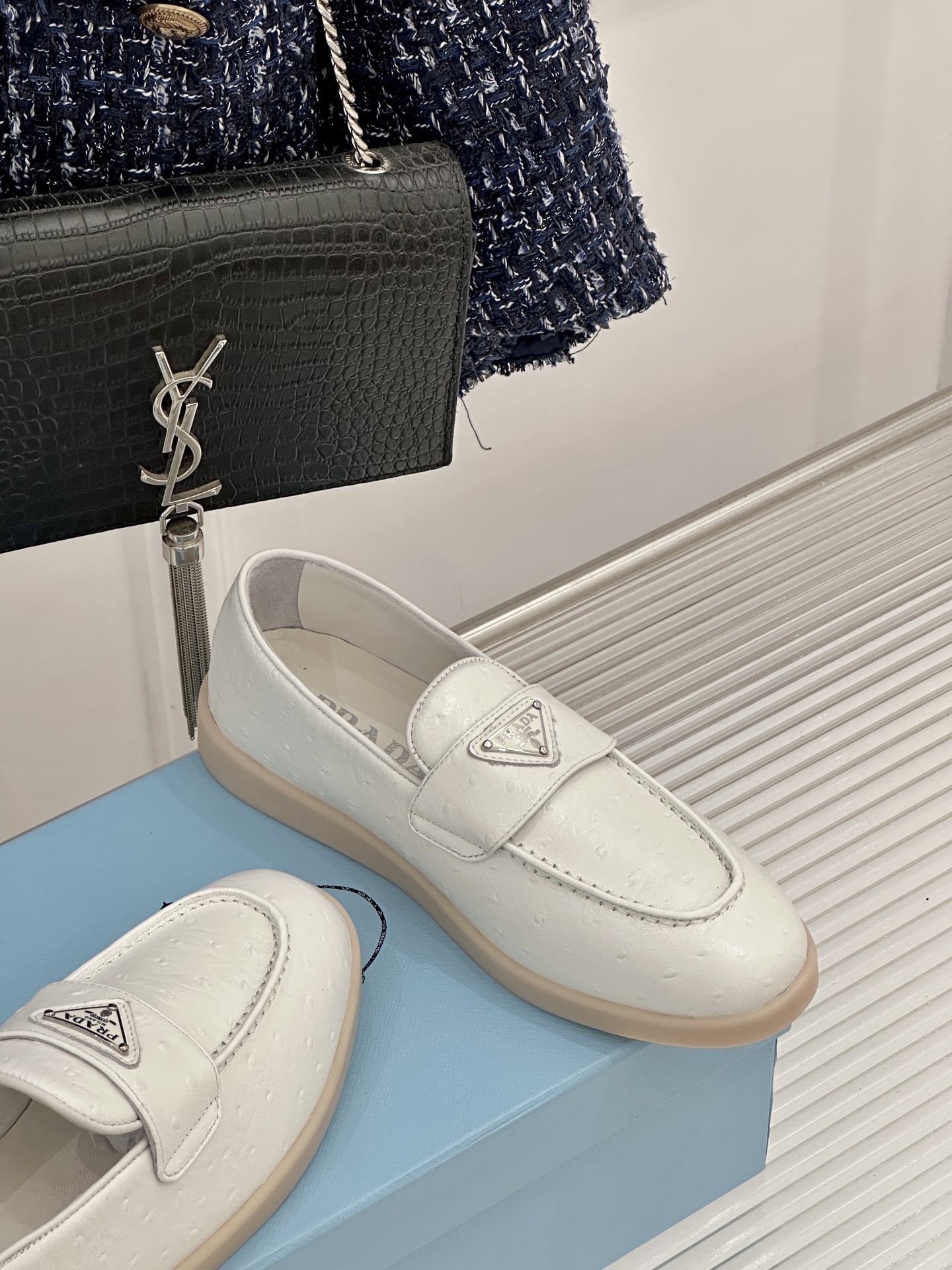 Prada/普拉达26WF新品复古老钱风三角标情侣款乐福鞋意式奢雅与现代休闲的完美融合情侣同款定格低调高