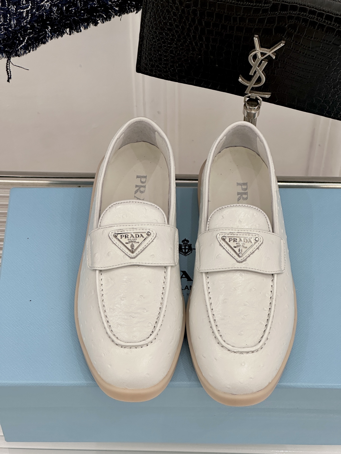 Prada/普拉达26WF新品复古老钱风三角标情侣款乐福鞋意式奢雅与现代休闲的完美融合情侣同款定格低调高