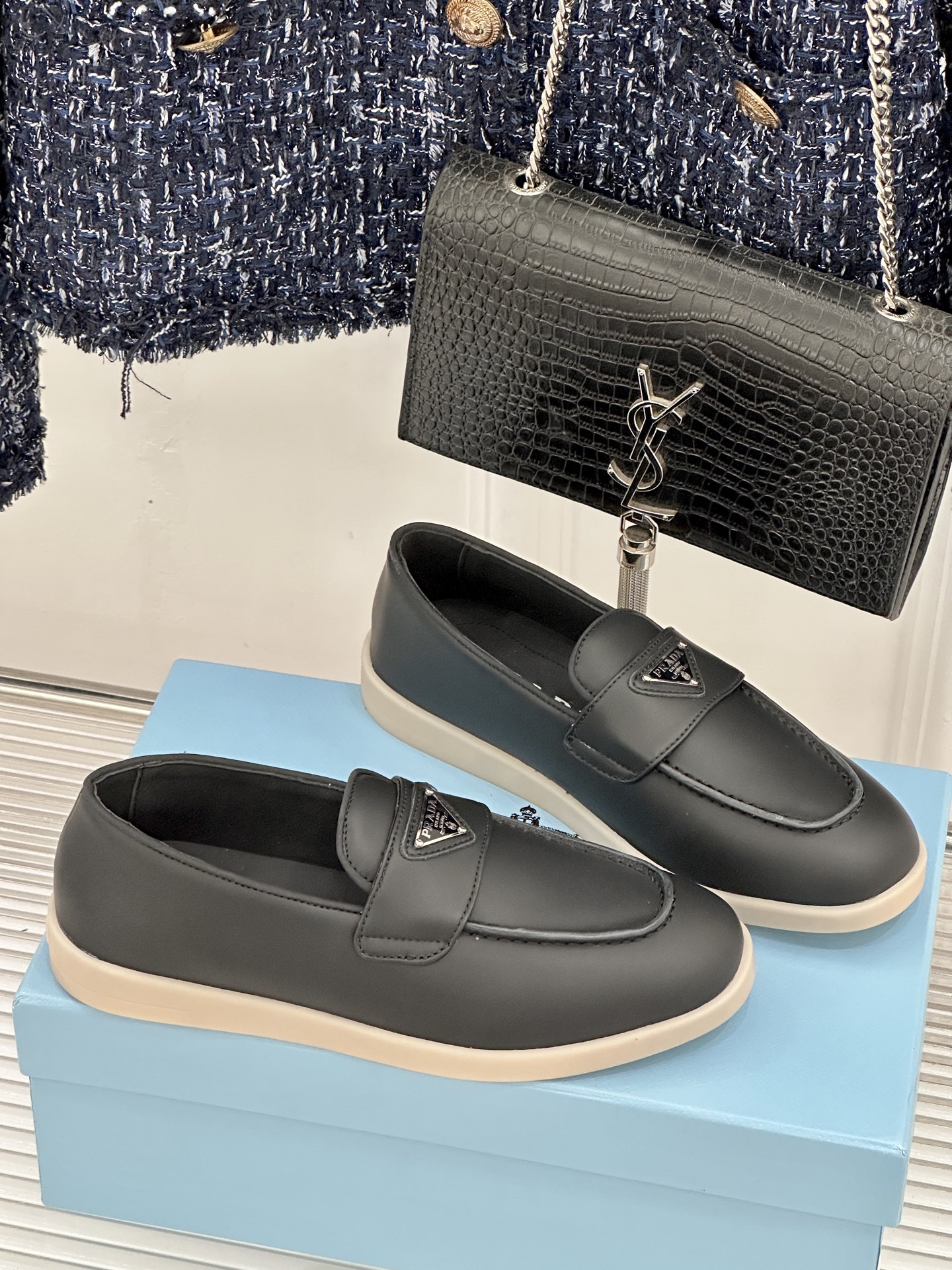 Prada/普拉达26WF新品复古老钱风三角标情侣款乐福鞋意式奢雅与现代休闲的完美融合情侣同款定格低调高