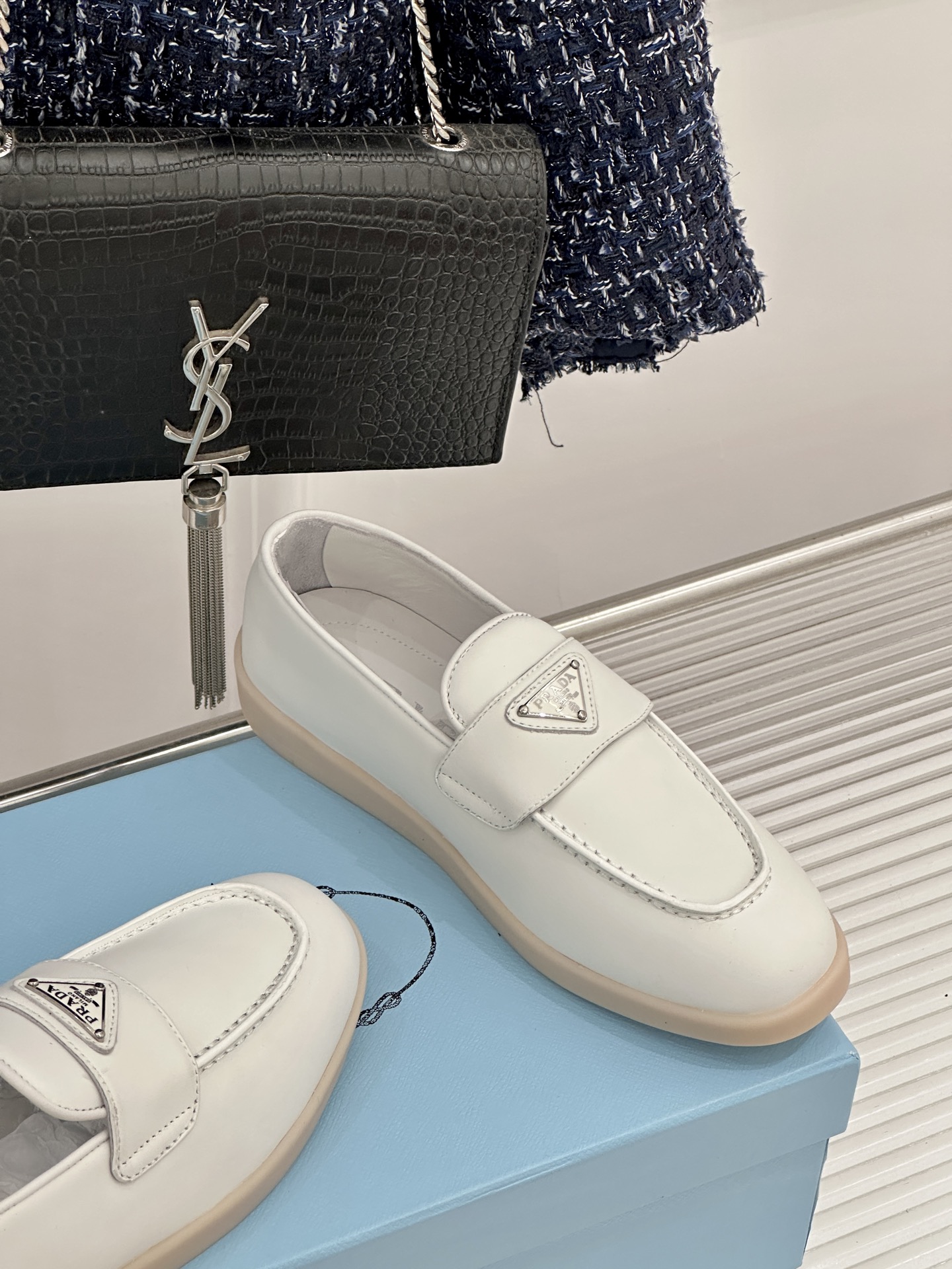 Prada/普拉达26WF新品复古老钱风三角标情侣款乐福鞋意式奢雅与现代休闲的完美融合情侣同款定格低调高