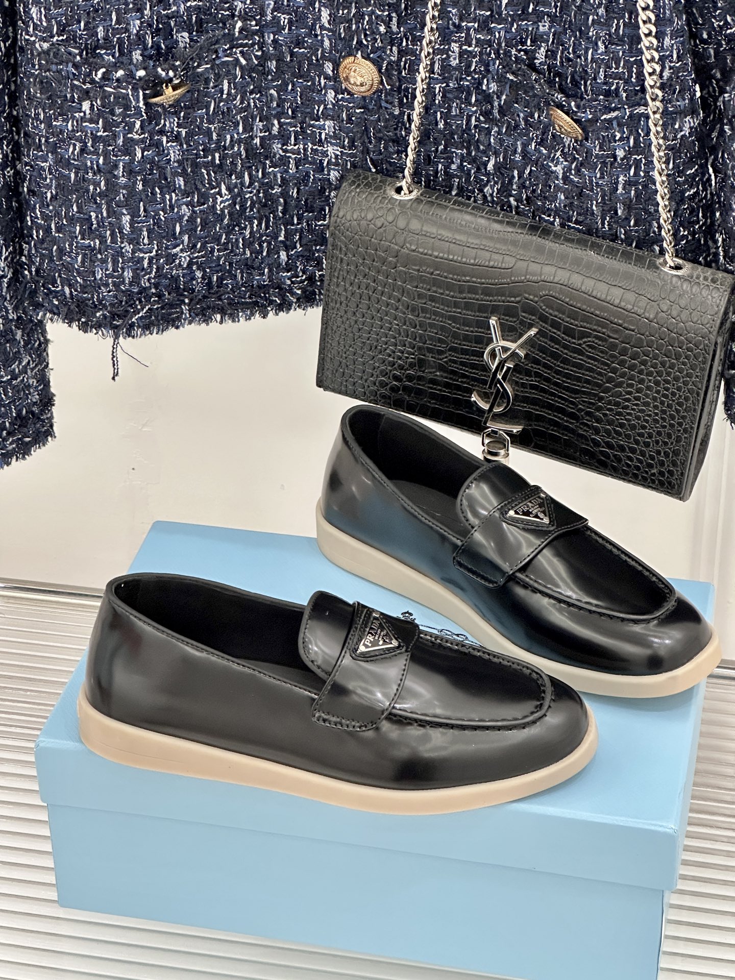 Prada/普拉达26WF新品复古老钱风三角标情侣款乐福鞋意式奢雅与现代休闲的完美融合情侣同款定格低调高