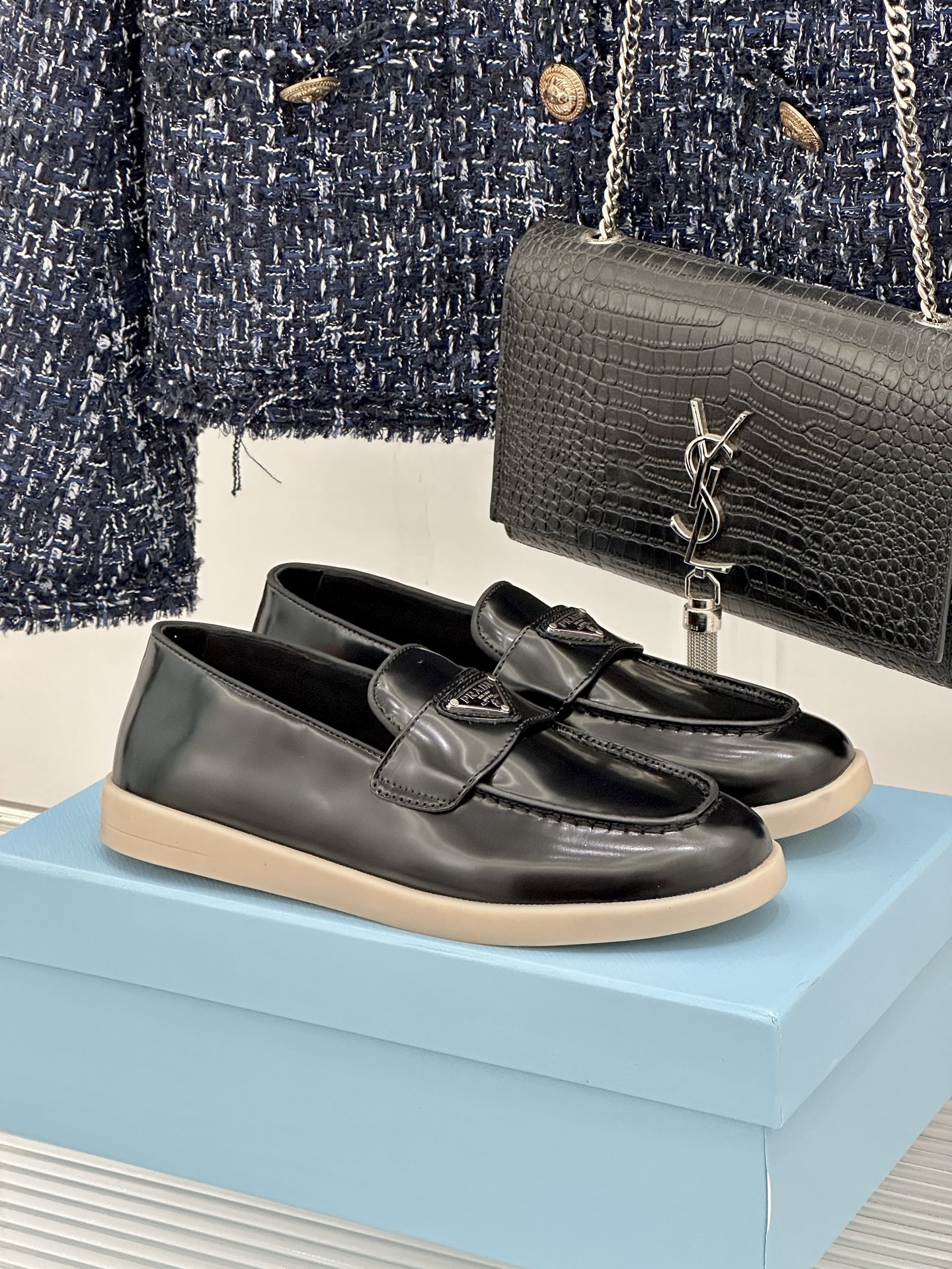 Prada/普拉达26WF新品复古老钱风三角标情侣款乐福鞋意式奢雅与现代休闲的完美融合情侣同款定格低调高