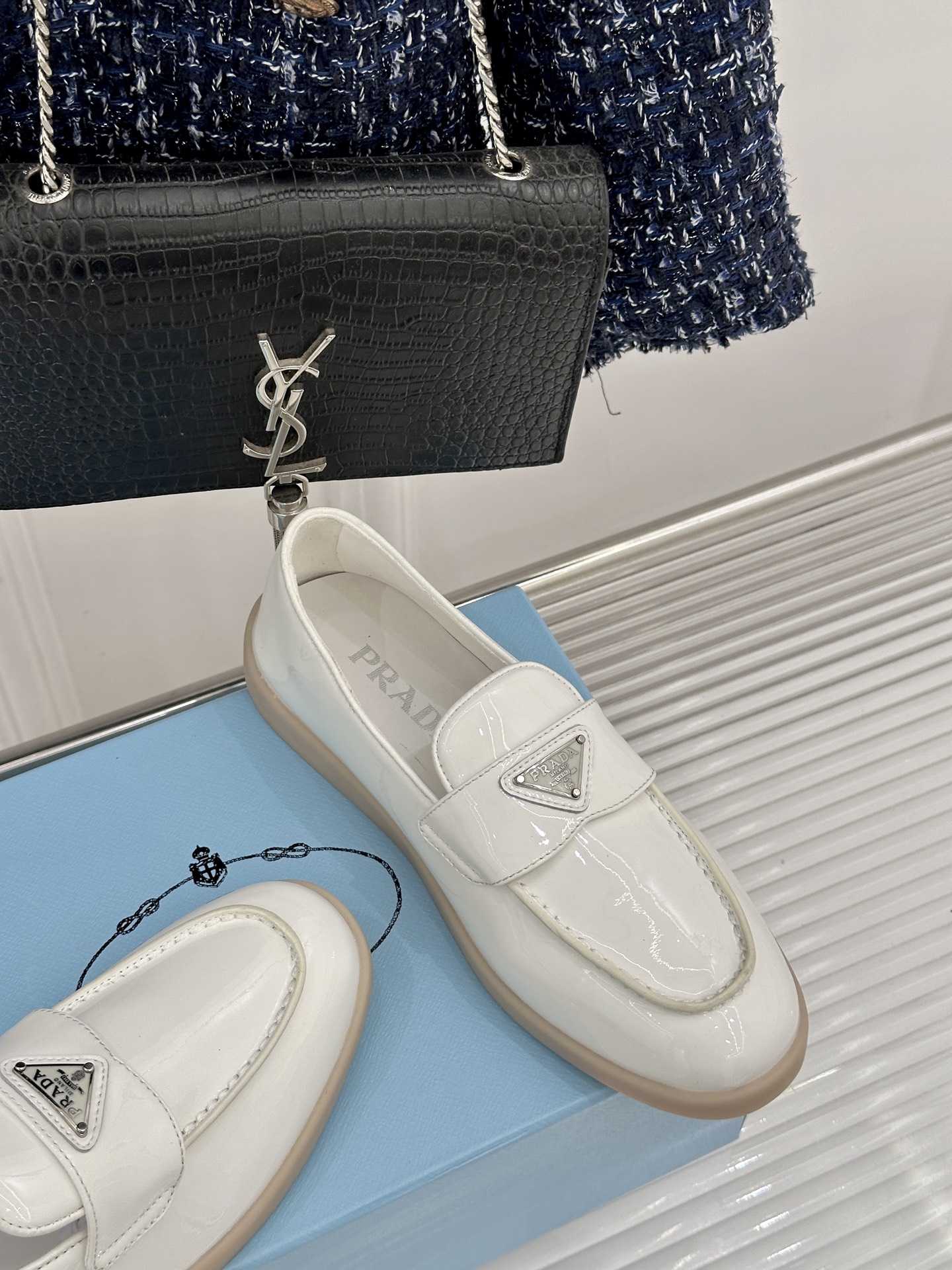Prada/普拉达26WF新品复古老钱风三角标情侣款乐福鞋意式奢雅与现代休闲的完美融合情侣同款定格低调高