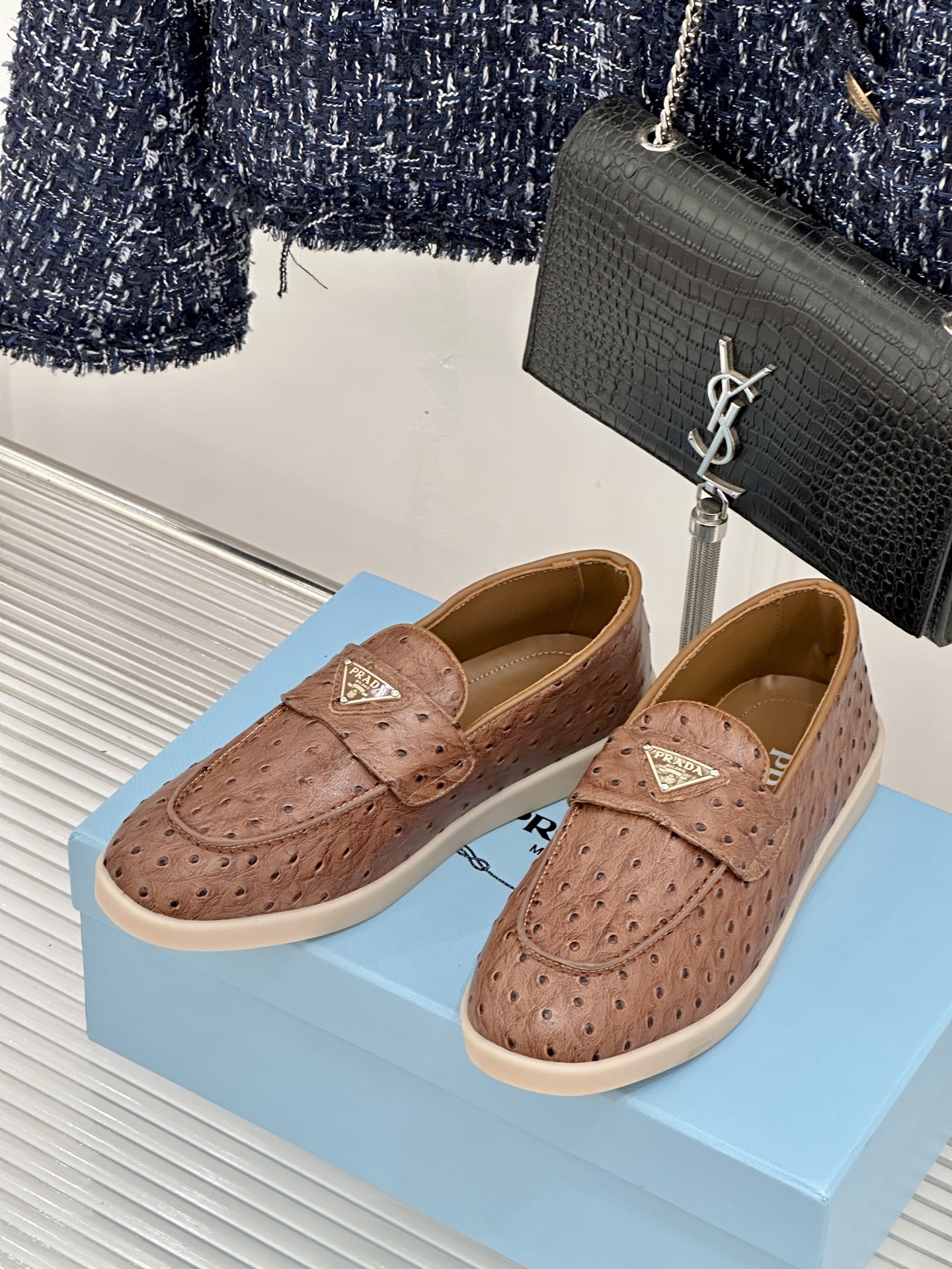 Prada/普拉达26WF新品复古老钱风三角标情侣款乐福鞋意式奢雅与现代休闲的完美融合情侣同款定格低调高