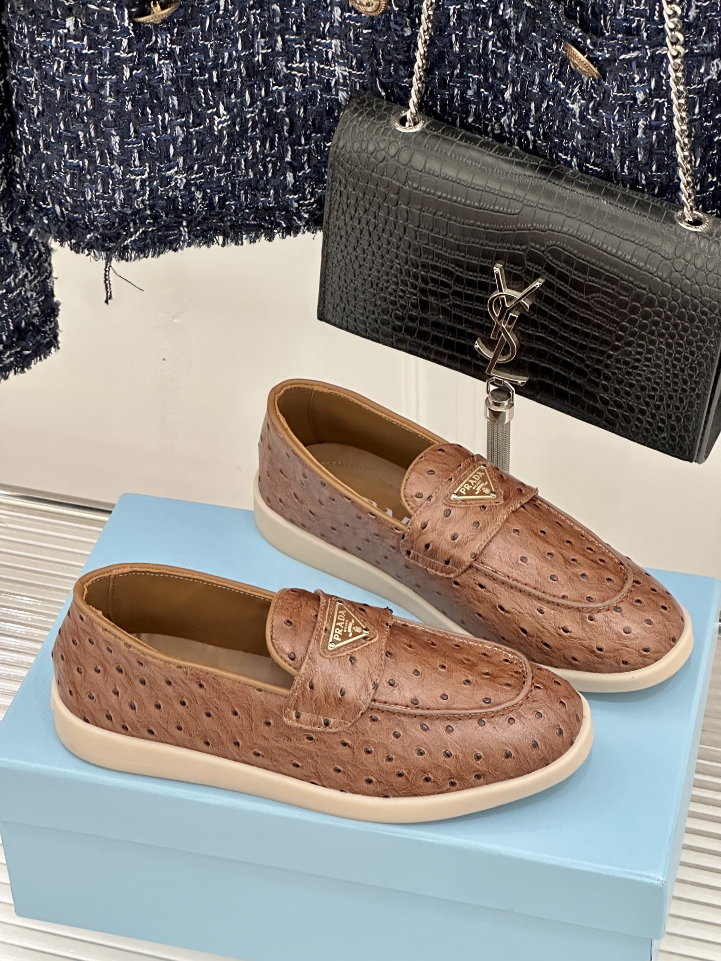 Prada/普拉达26WF新品复古老钱风三角标情侣款乐福鞋意式奢雅与现代休闲的完美融合情侣同款定格低调高