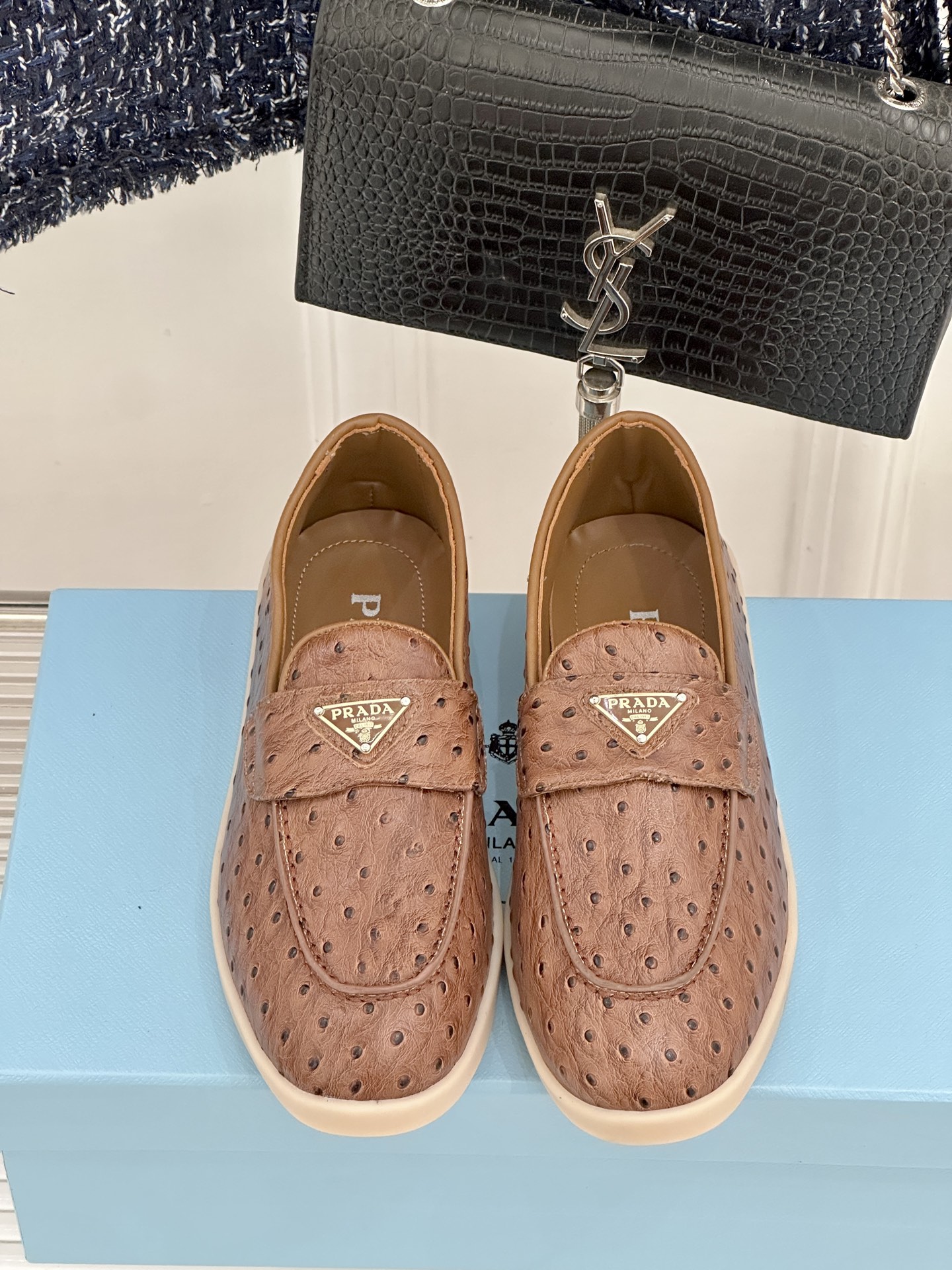 Prada/普拉达26WF新品复古老钱风三角标情侣款乐福鞋意式奢雅与现代休闲的完美融合情侣同款定格低调高
