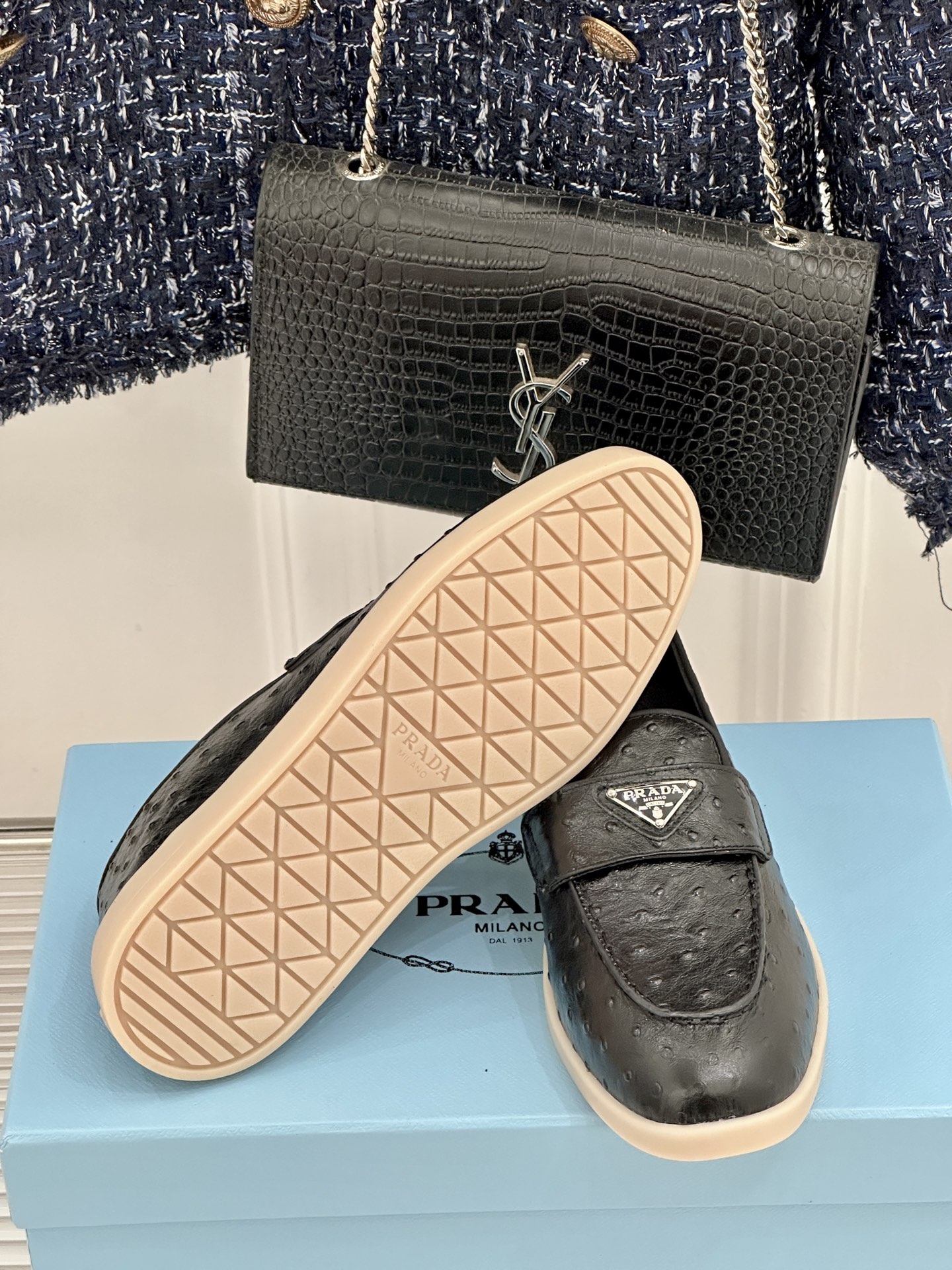 Prada/普拉达26WF新品复古老钱风三角标情侣款乐福鞋意式奢雅与现代休闲的完美融合情侣同款定格低调高