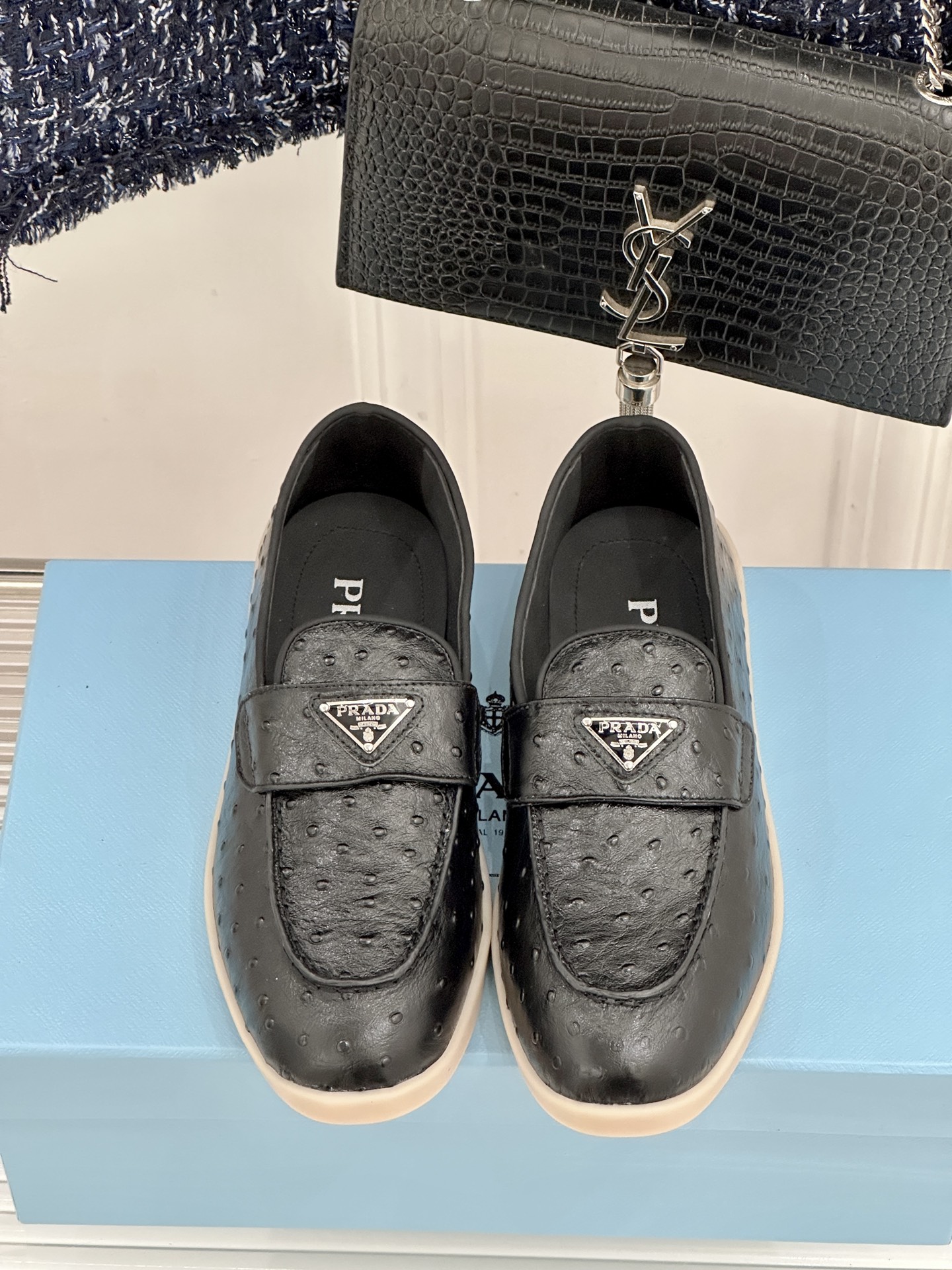 Prada/普拉达26WF新品复古老钱风三角标情侣款乐福鞋意式奢雅与现代休闲的完美融合情侣同款定格低调高