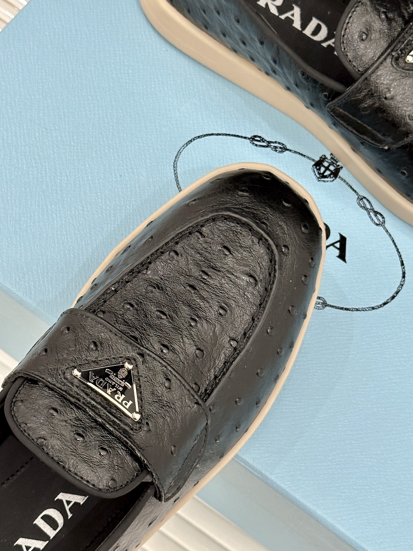 Prada/普拉达26WF新品复古老钱风三角标情侣款乐福鞋意式奢雅与现代休闲的完美融合情侣同款定格低调高