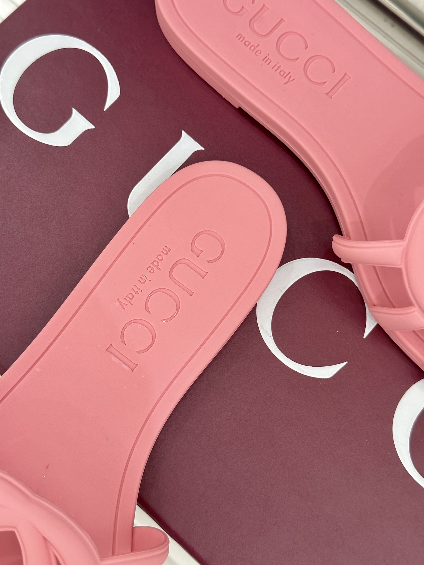 Gucci/古驰26WF新品双G果冻拖鞋续写Lido系列意式海岸风情将70年代典藏符号化作夏日奢适日常 