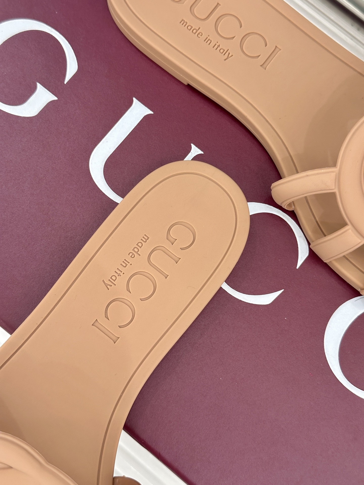 Gucci/古驰26WF新品双G果冻拖鞋续写Lido系列意式海岸风情将70年代典藏符号化作夏日奢适日常 