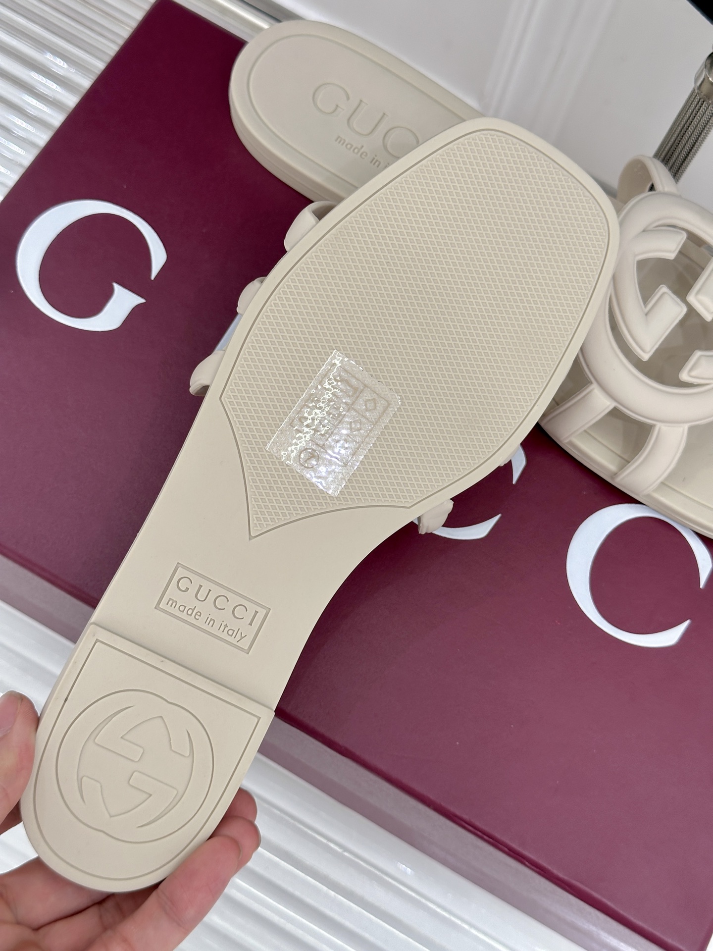 Gucci/古驰26WF新品双G果冻拖鞋续写Lido系列意式海岸风情将70年代典藏符号化作夏日奢适日常 