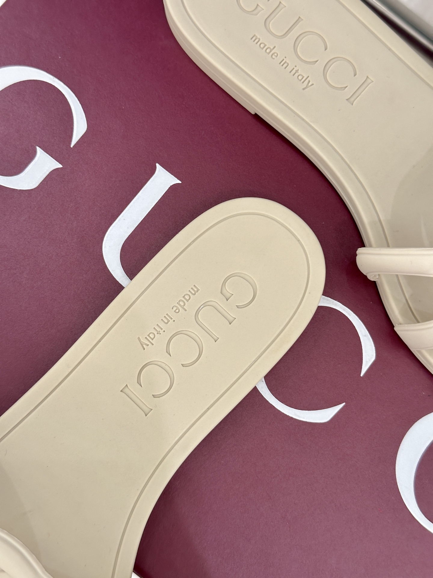 Gucci/古驰26WF新品双G果冻拖鞋续写Lido系列意式海岸风情将70年代典藏符号化作夏日奢适日常 