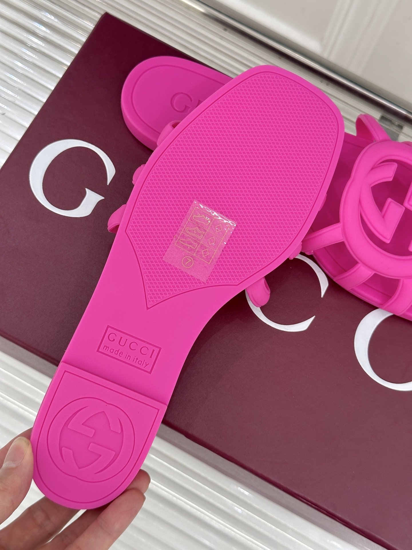 Gucci/古驰26WF新品双G果冻拖鞋续写Lido系列意式海岸风情将70年代典藏符号化作夏日奢适日常 
