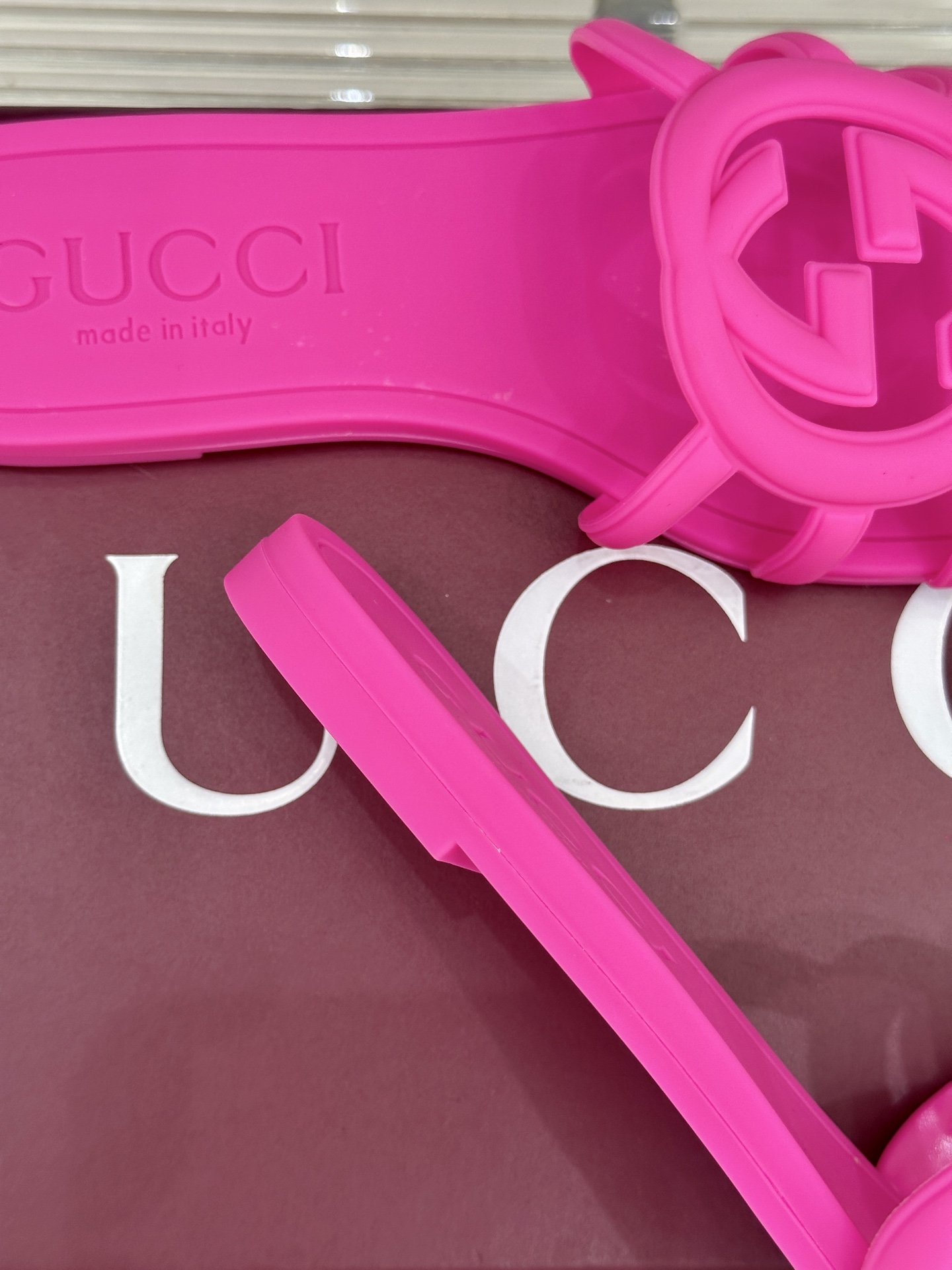 Gucci/古驰26WF新品双G果冻拖鞋续写Lido系列意式海岸风情将70年代典藏符号化作夏日奢适日常 