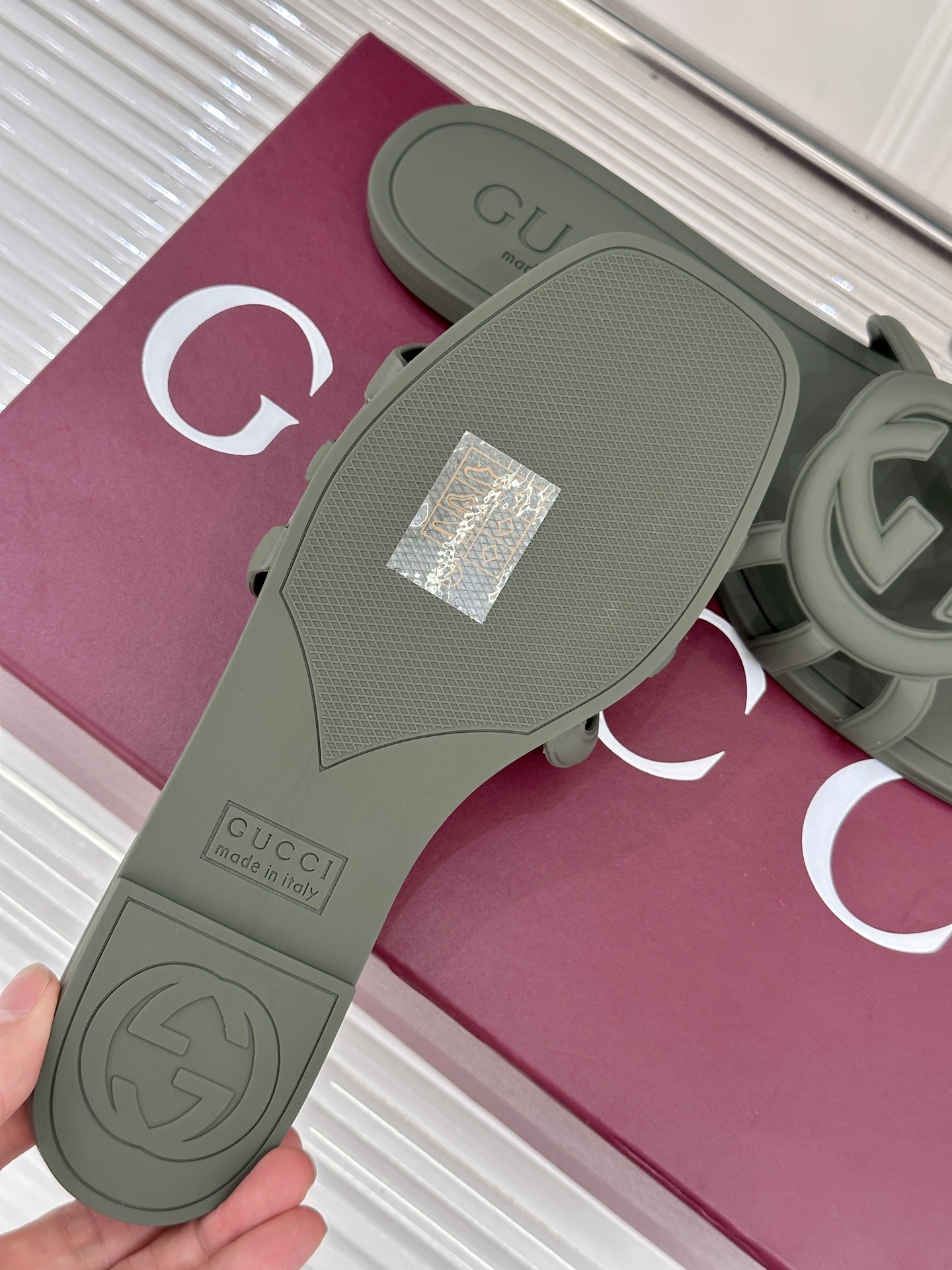 Gucci/古驰26WF新品双G果冻拖鞋续写Lido系列意式海岸风情将70年代典藏符号化作夏日奢适日常 